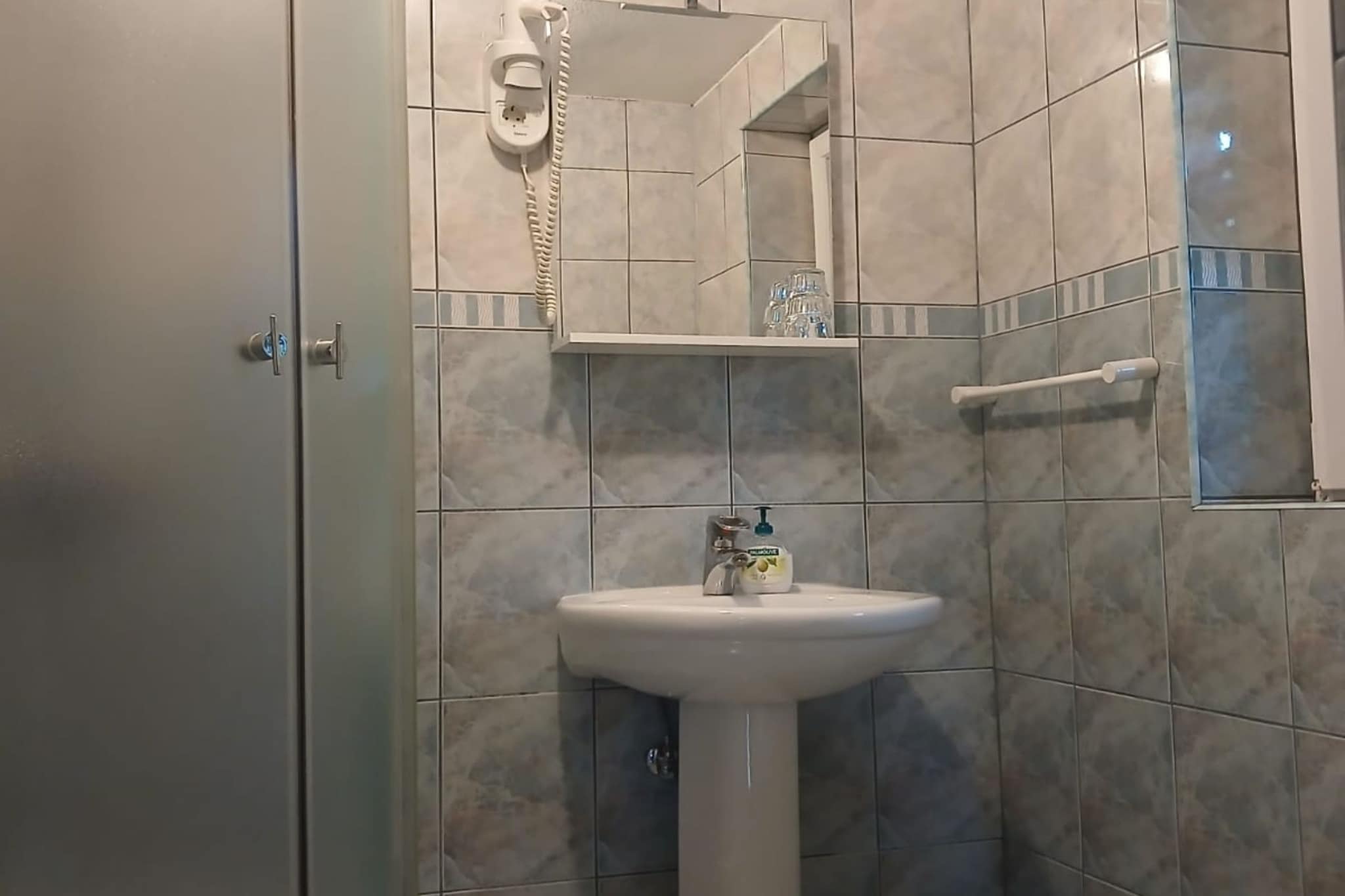 Villa Lika Annex - Double Room with Balcony 6 - Badkamer
