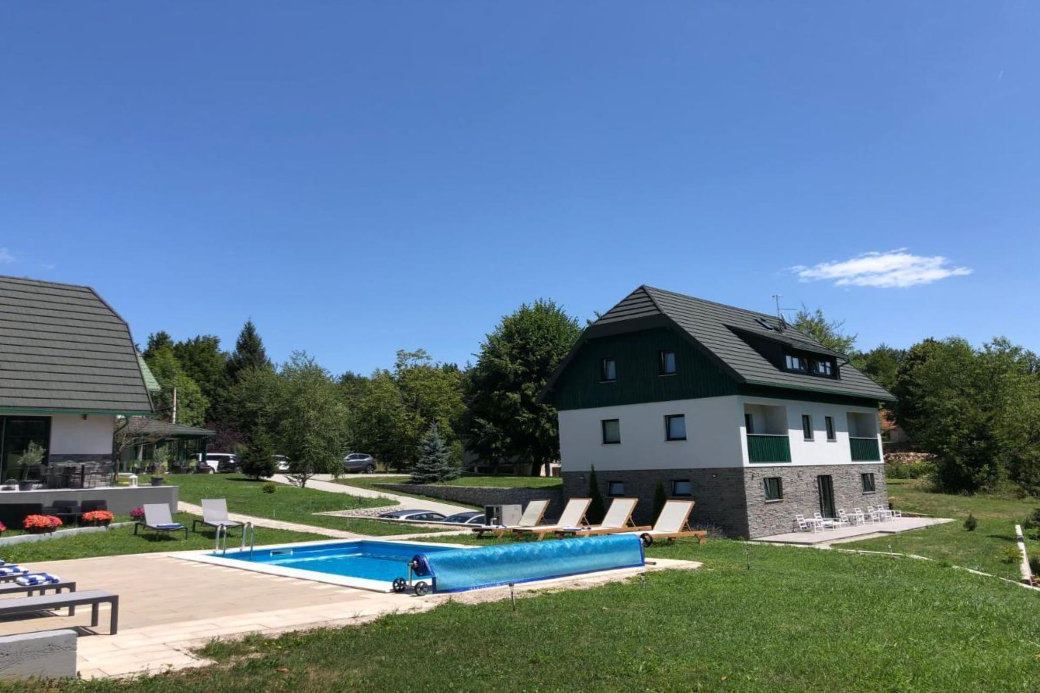 Villa Lika Annex - Double Room with Mountain View 8 - Zwembad