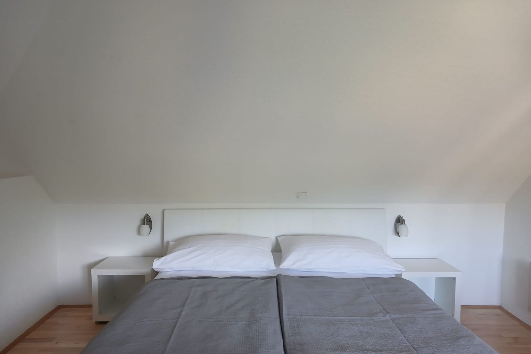 Villa Lika Annex - Double Room with Mountain View 8