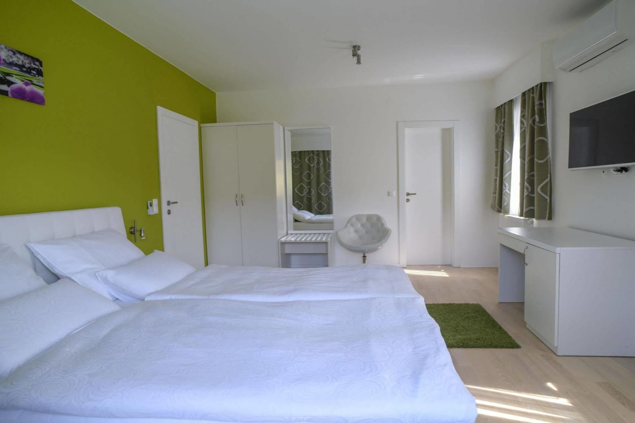 Villa Lika Annex - Double Room 4 (small room) - Slaapkamer