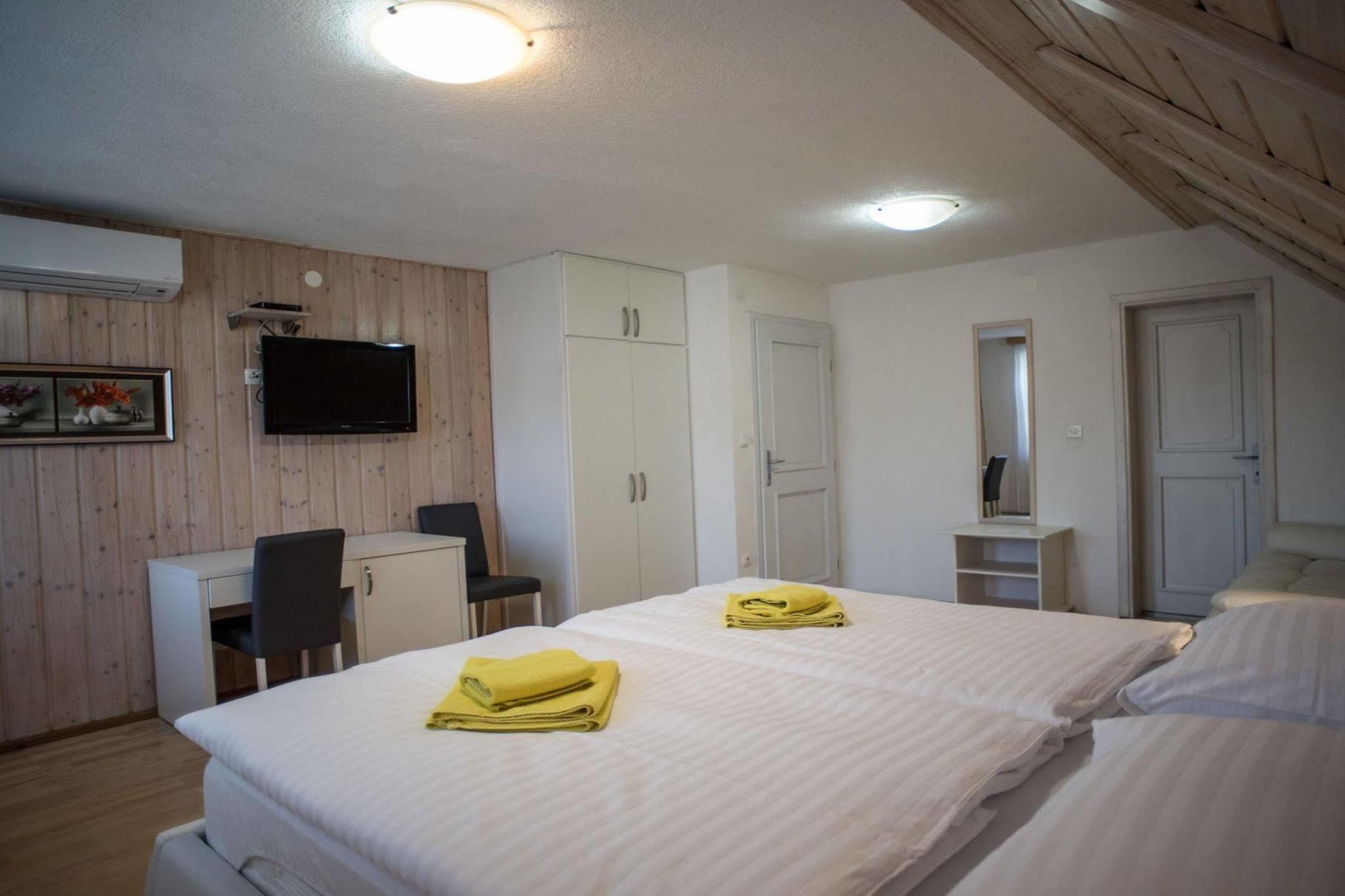Villa Lika Annex - Double Room 4 (small room)