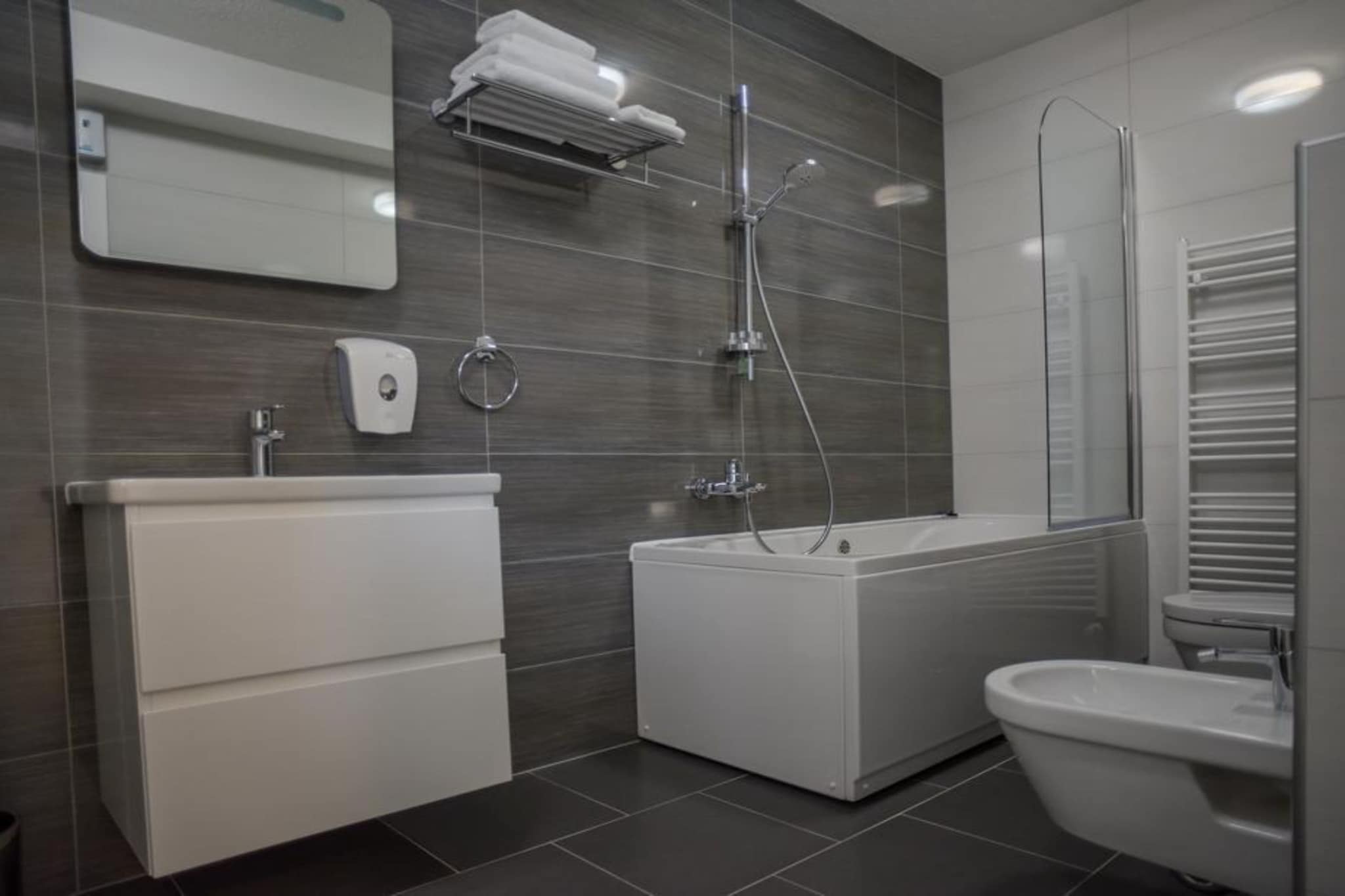 Villa Lika Annex - Double Room 4 (small room) - Badkamer