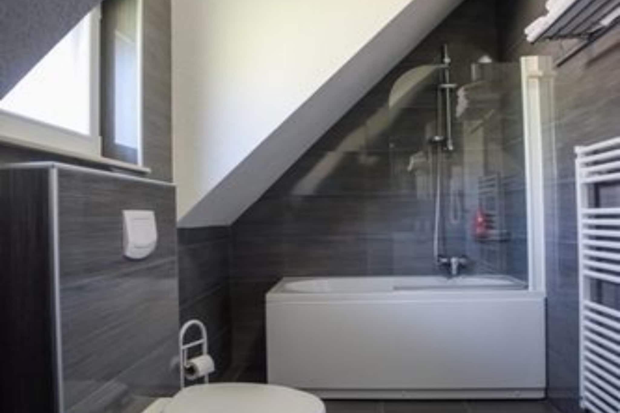 Villa Lika Annex - Double Room 4 (small room) - Badkamer