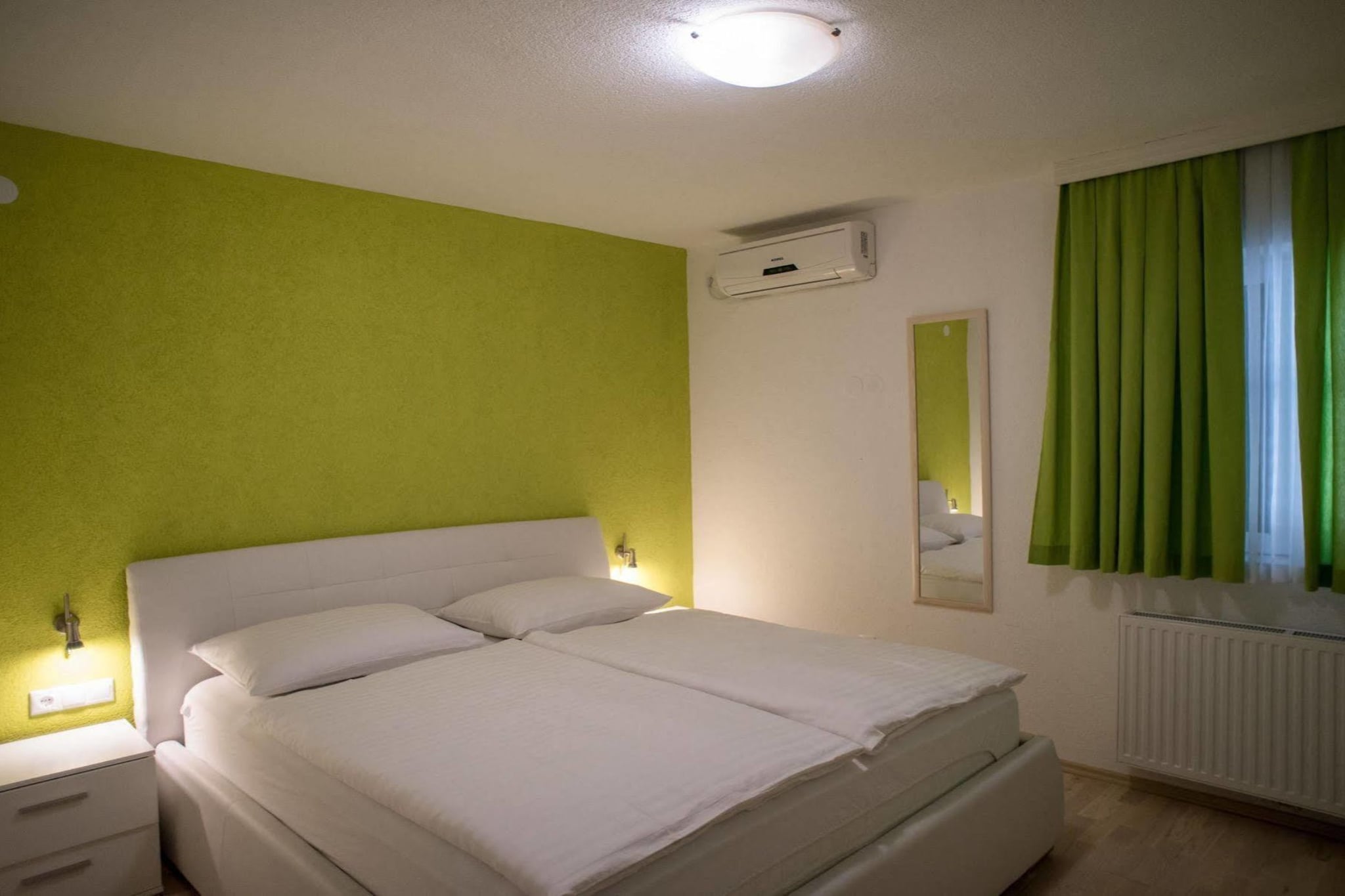 Villa Lika Annex - Double Room 5  (small room) - Slaapkamer