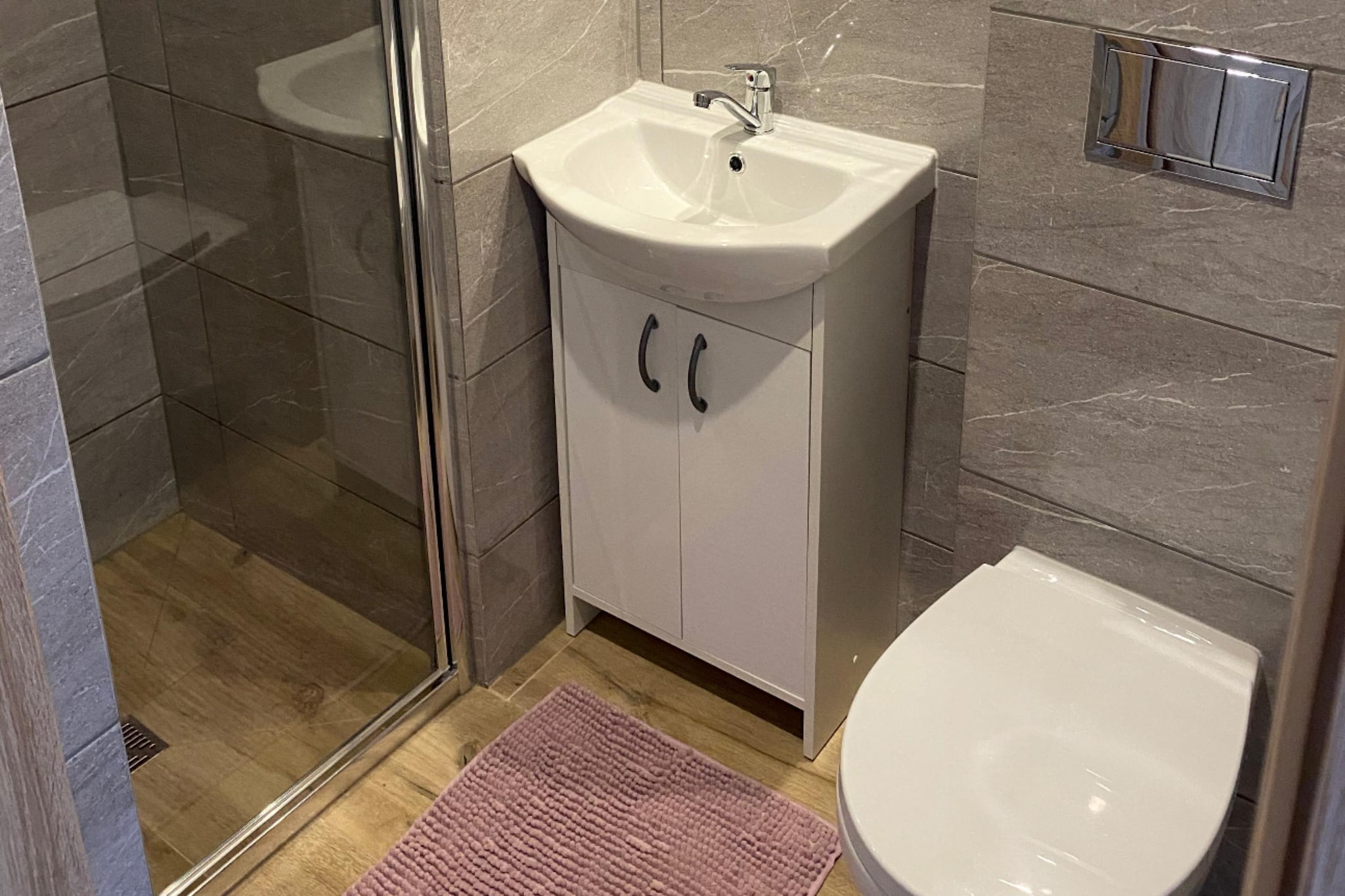 Pokój numer 1 20m2 Sarbinowo - Badkamer