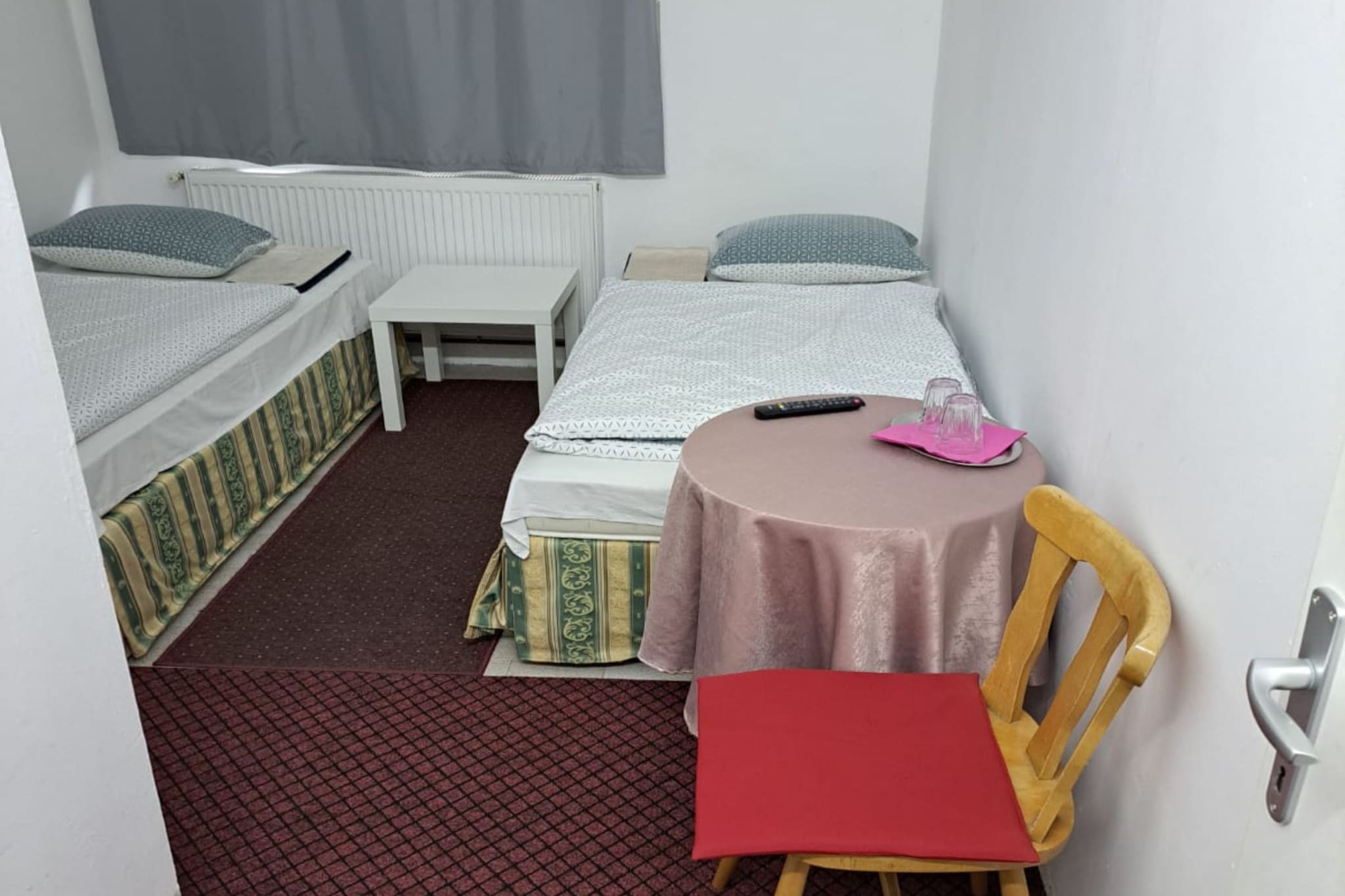 Room Đenadija - Triple room  with river view - Slaapkamer