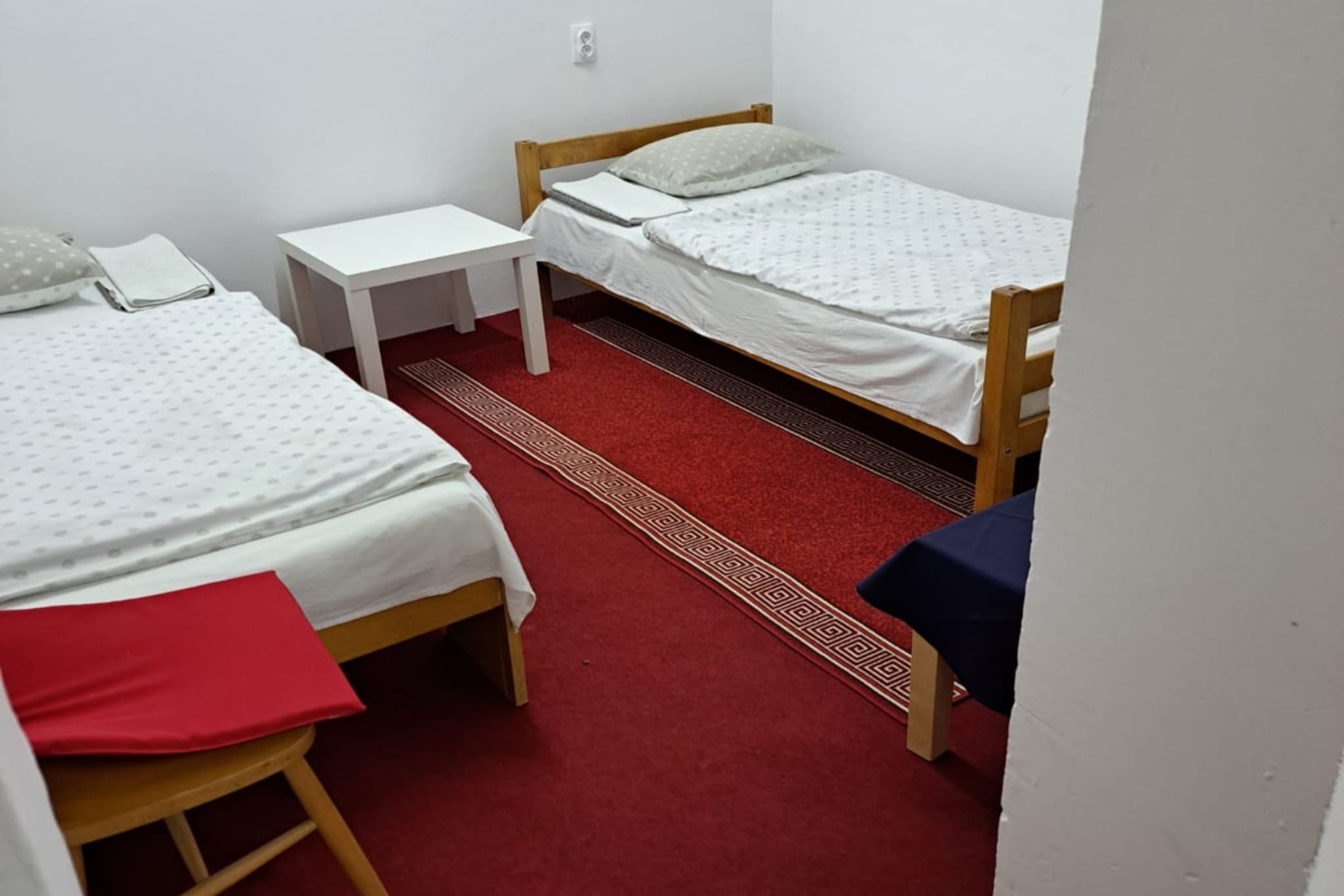Room Đenadija - Triple room  with river view - Slaapkamer