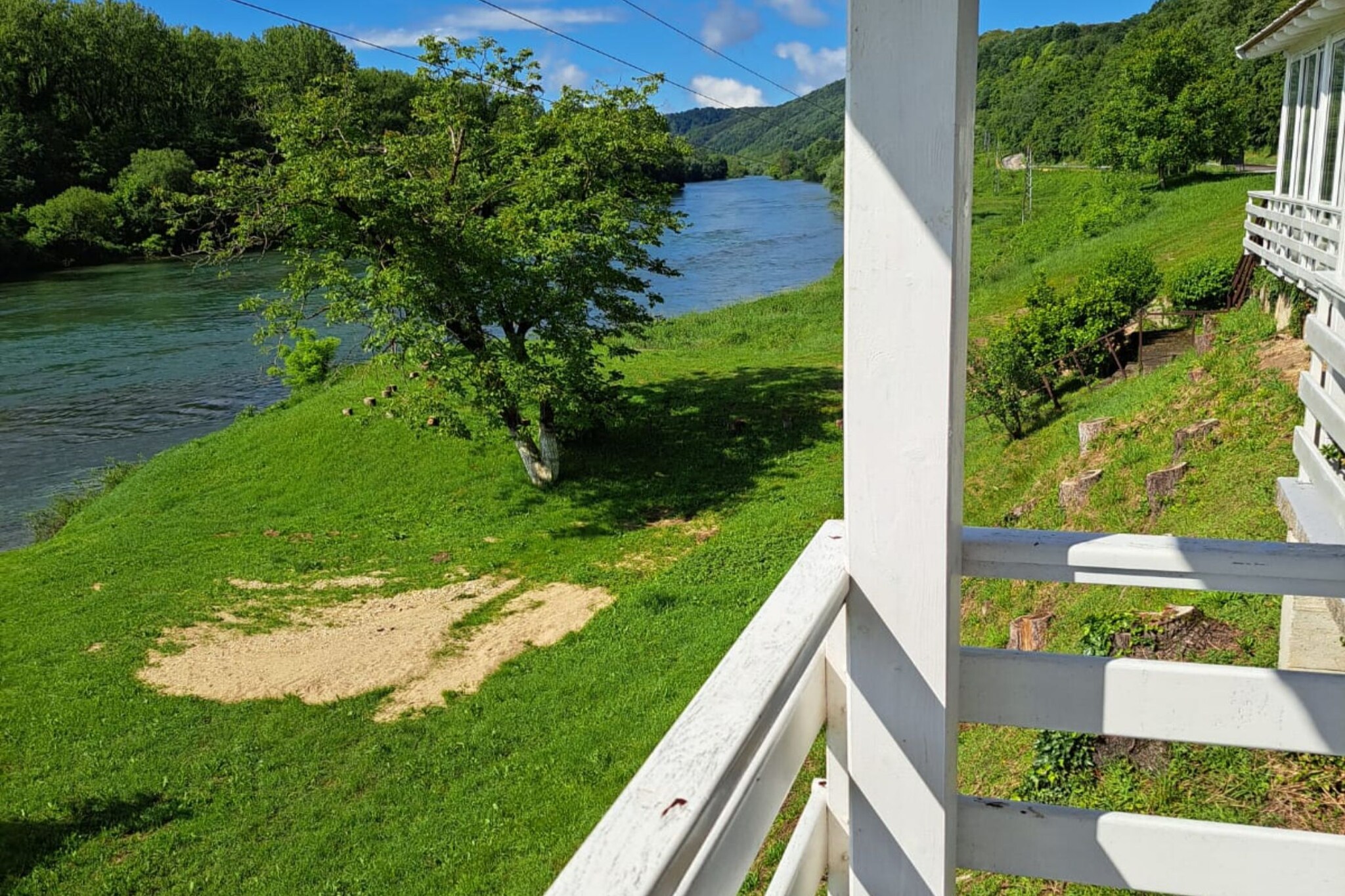 Room Đenadija - Double room with river view 15 - Buitenlucht