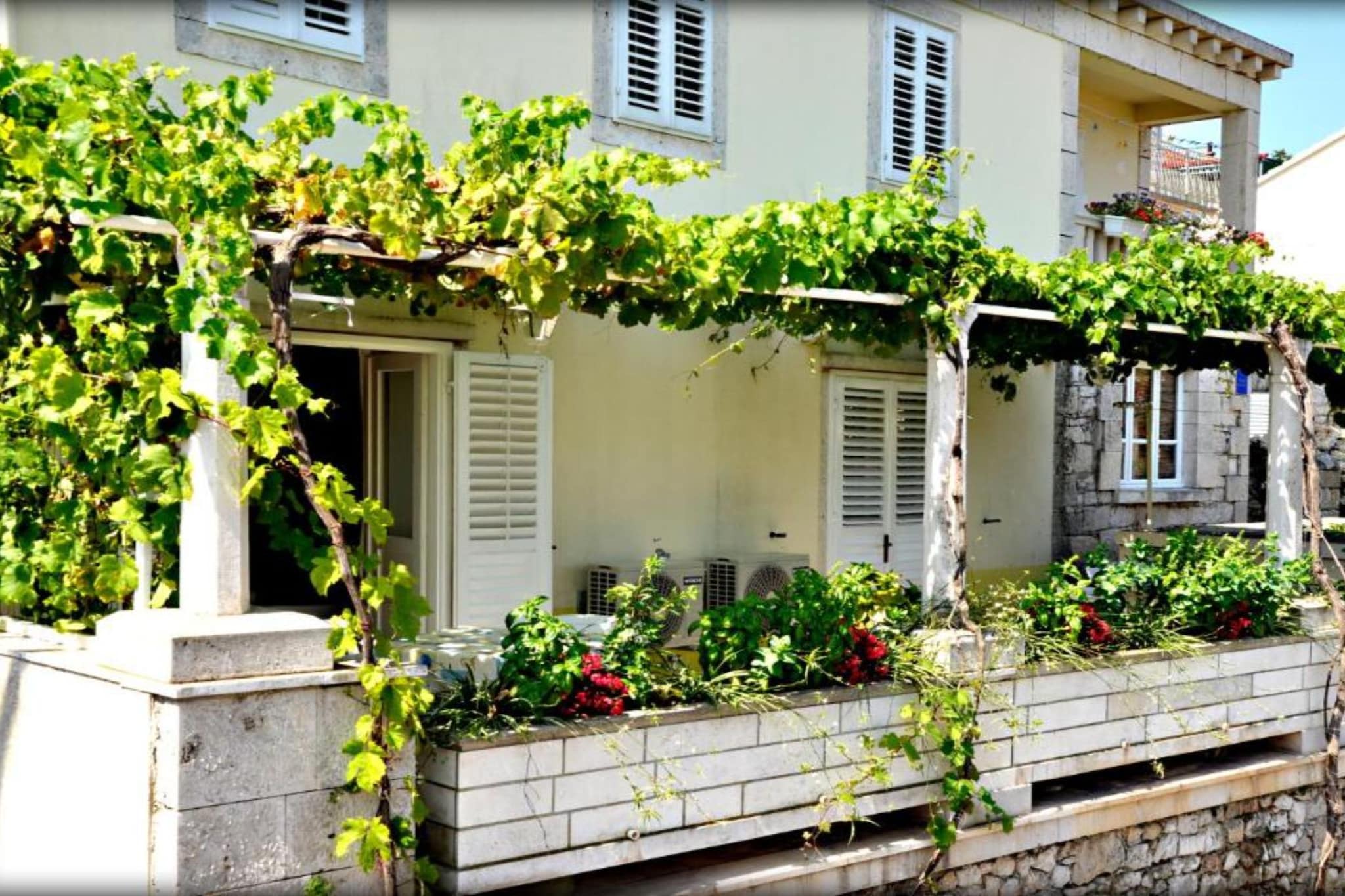Comfort Apartments Lumbarda - TwoBedroom Apartment With SeaView - Buitenlucht