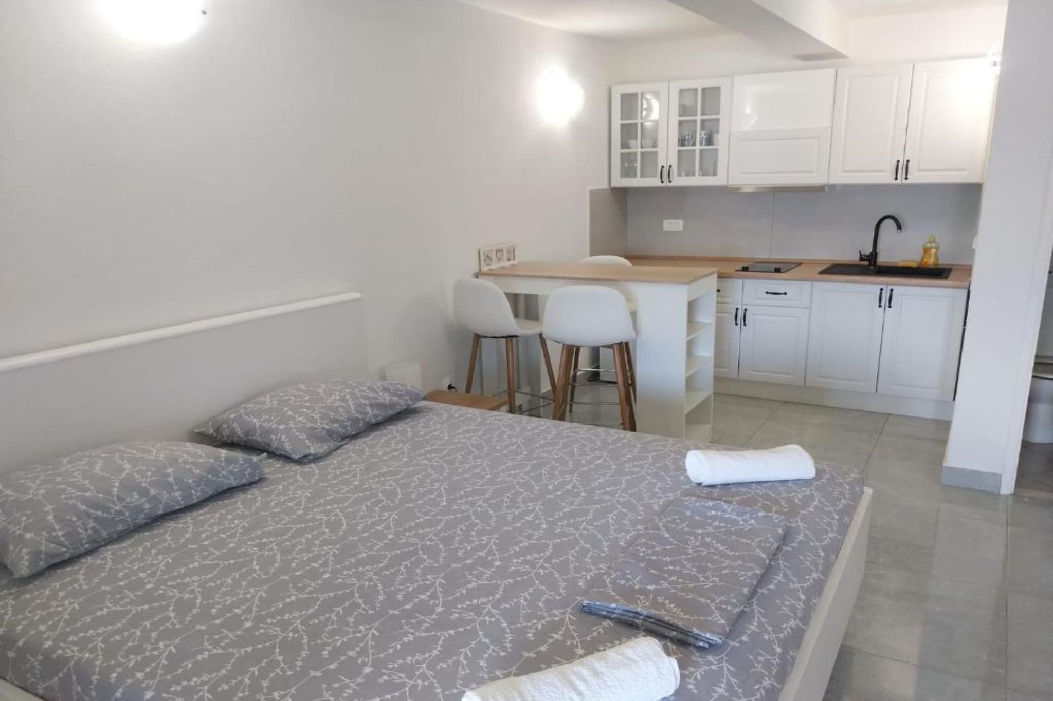 Comfort Apartments Lumbarda - TwoBedroom Apartment With SeaView - Slaapkamer