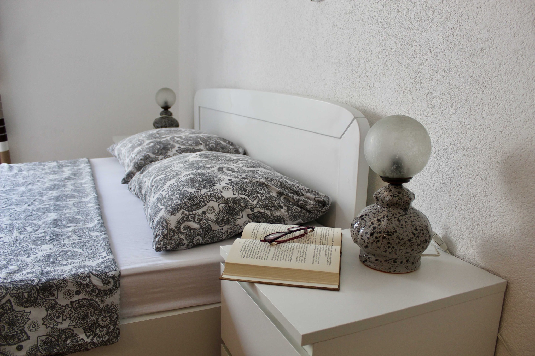 Apartments Jozo Baška Voda - One Bedroom Apartment with Balcony and Mountain View - Chambre