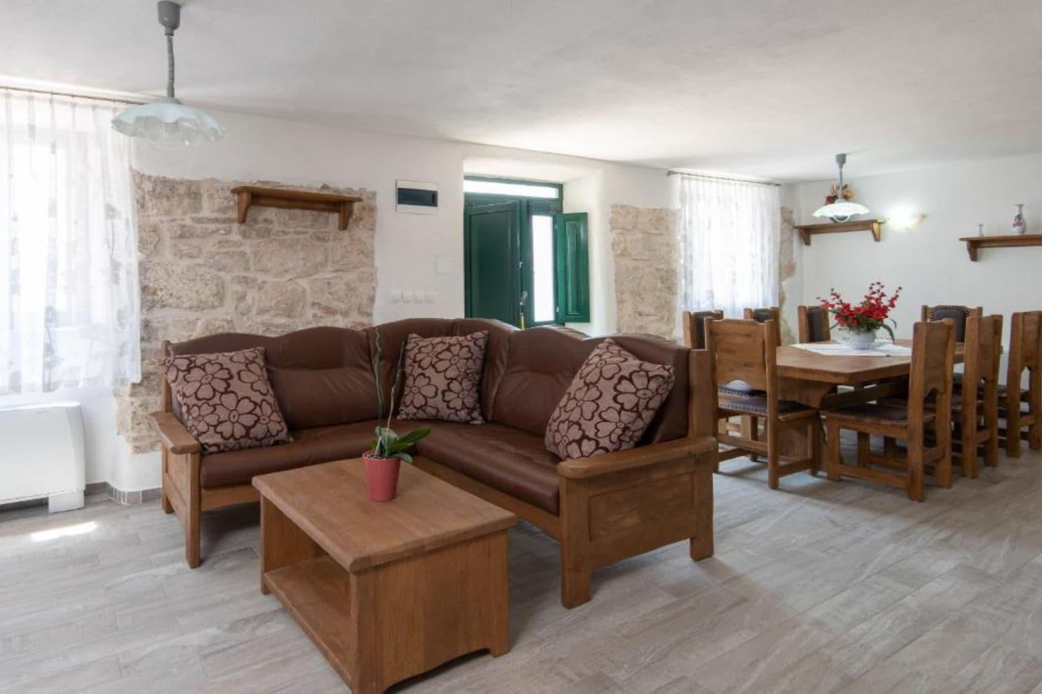 Beautiful Villa Anita - Four Bedroom Villa with Outdoor Swimming Pool