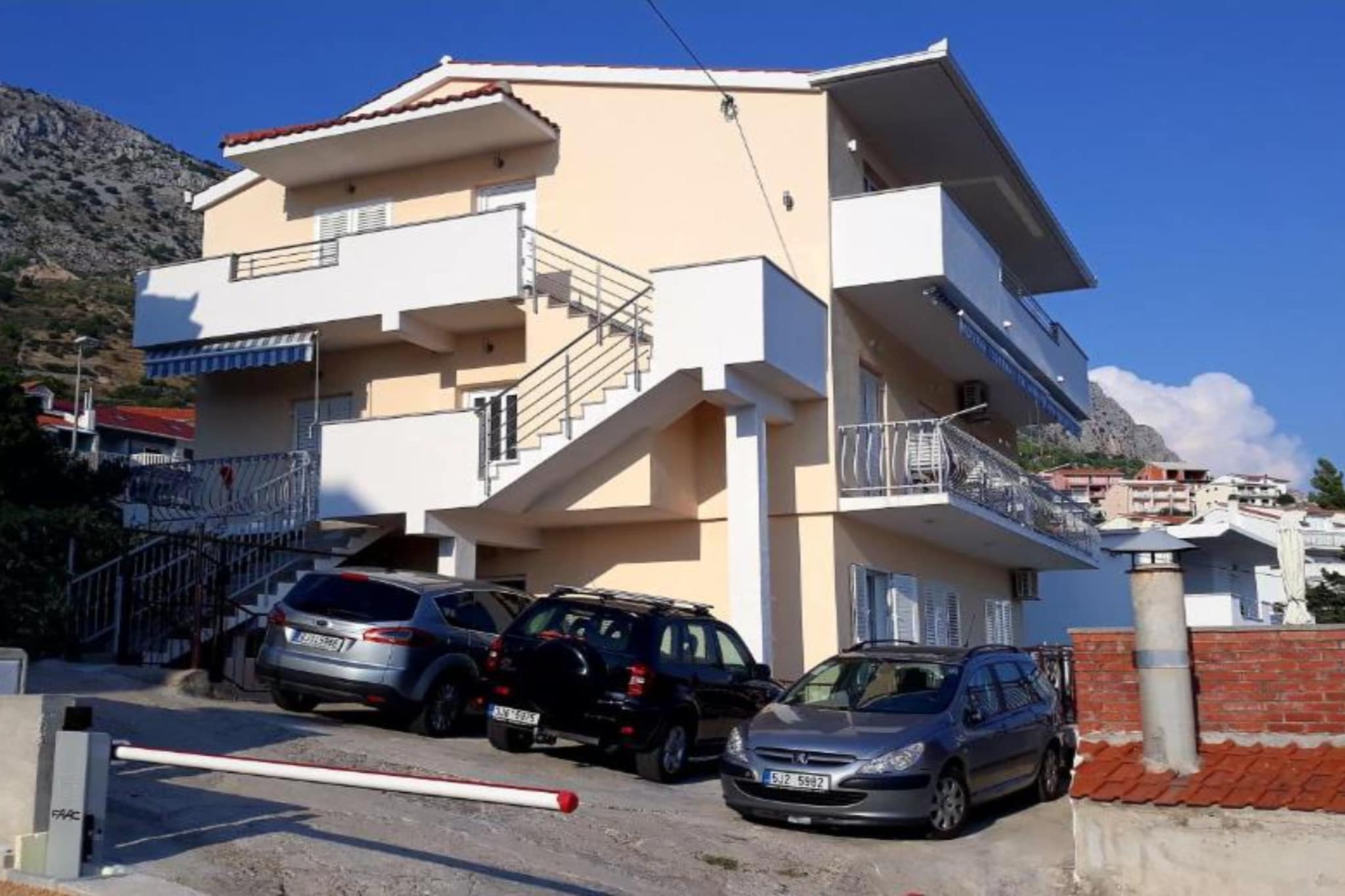 Seaview Family Apartment with Grand Terrace -Three Bedroom Apartment - Extérieur
