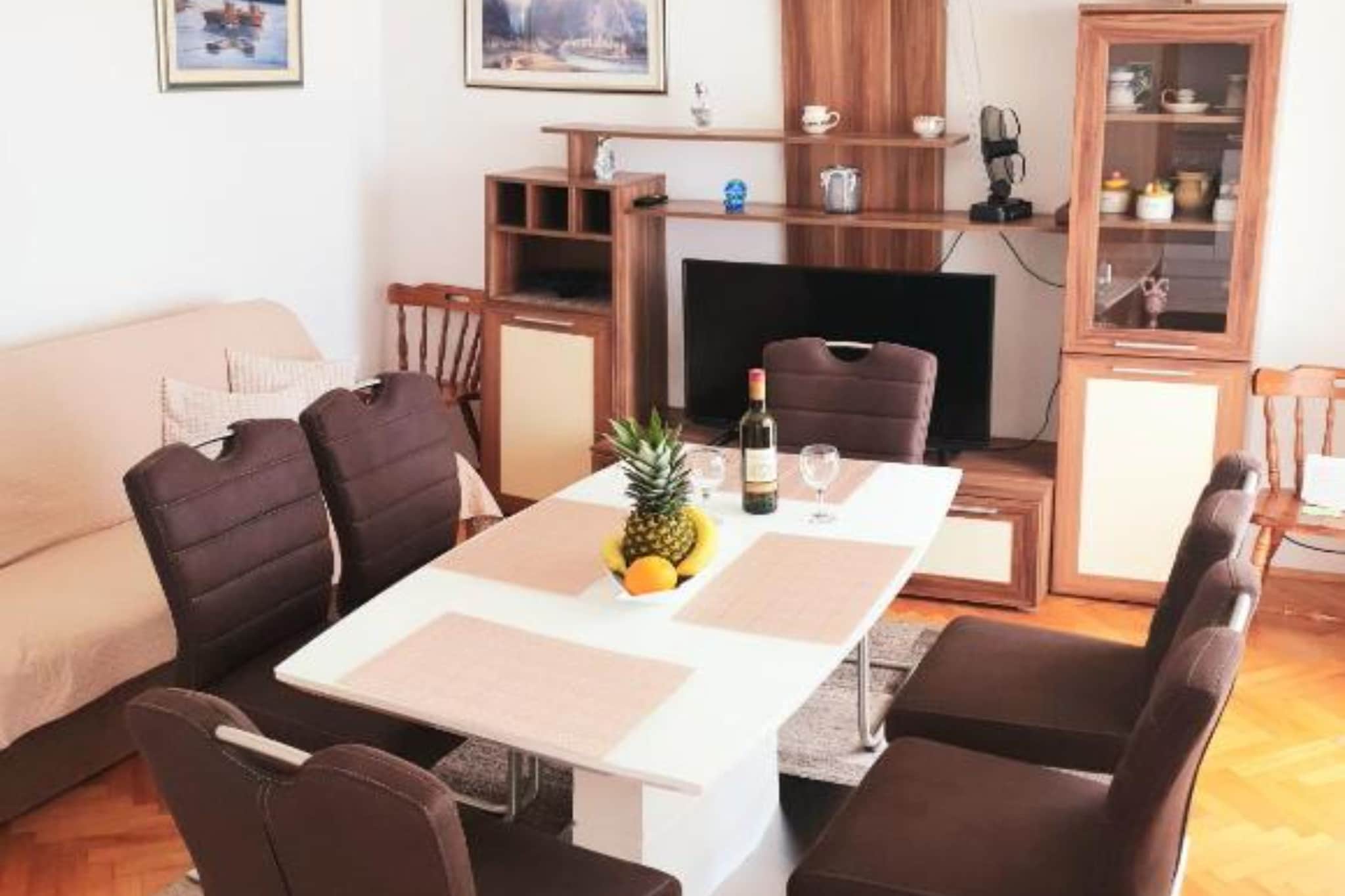 Seaview Family Apartment with Grand Terrace -Three Bedroom Apartment