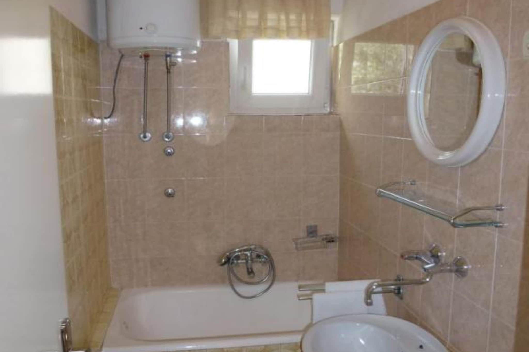 Seaview Family Apartment with Grand Terrace -Three Bedroom Apartment - Salle de bain