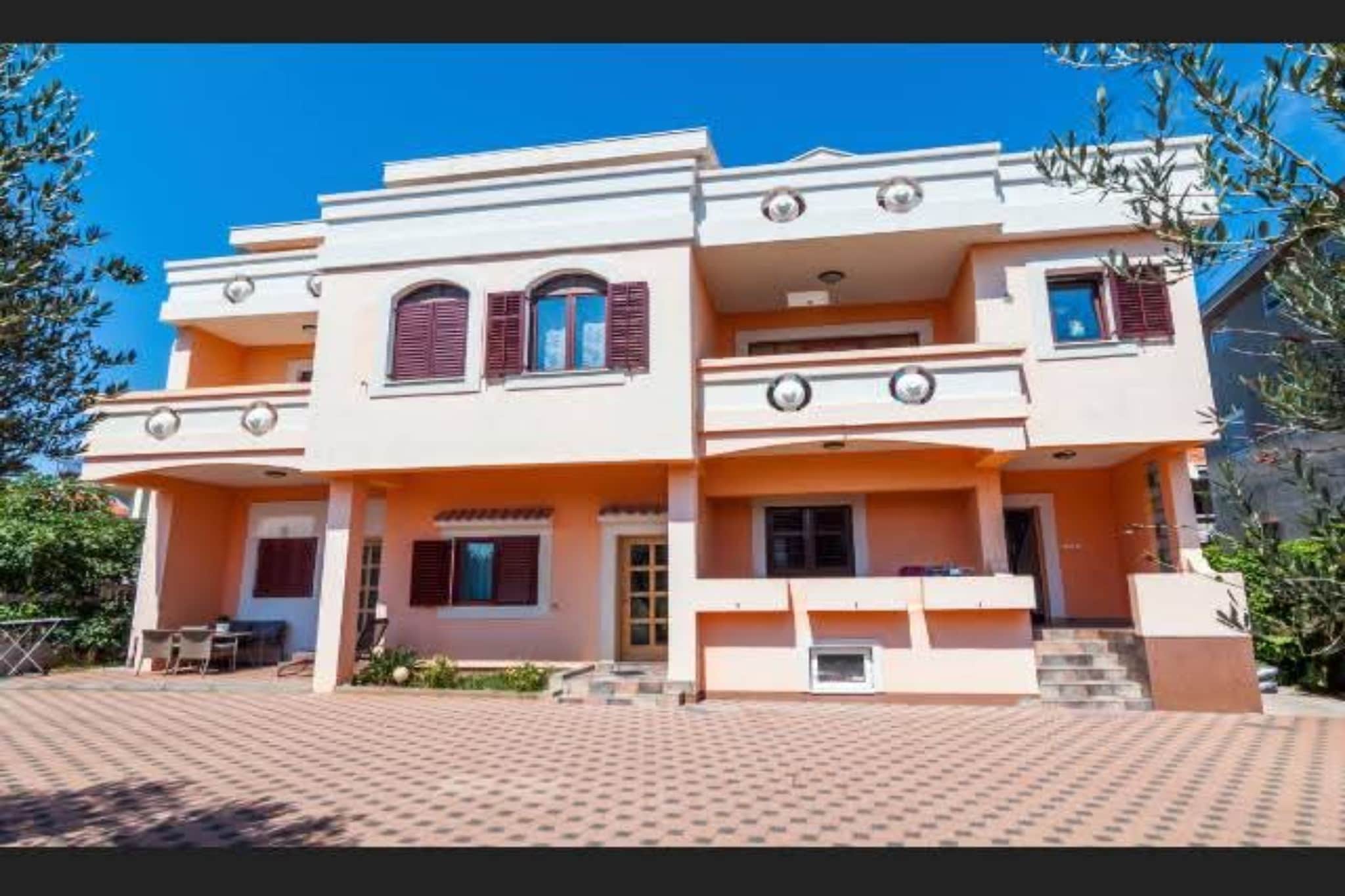 Angelo's Apartments  - Two Bedroom Apartment  with Balcony (Laura)