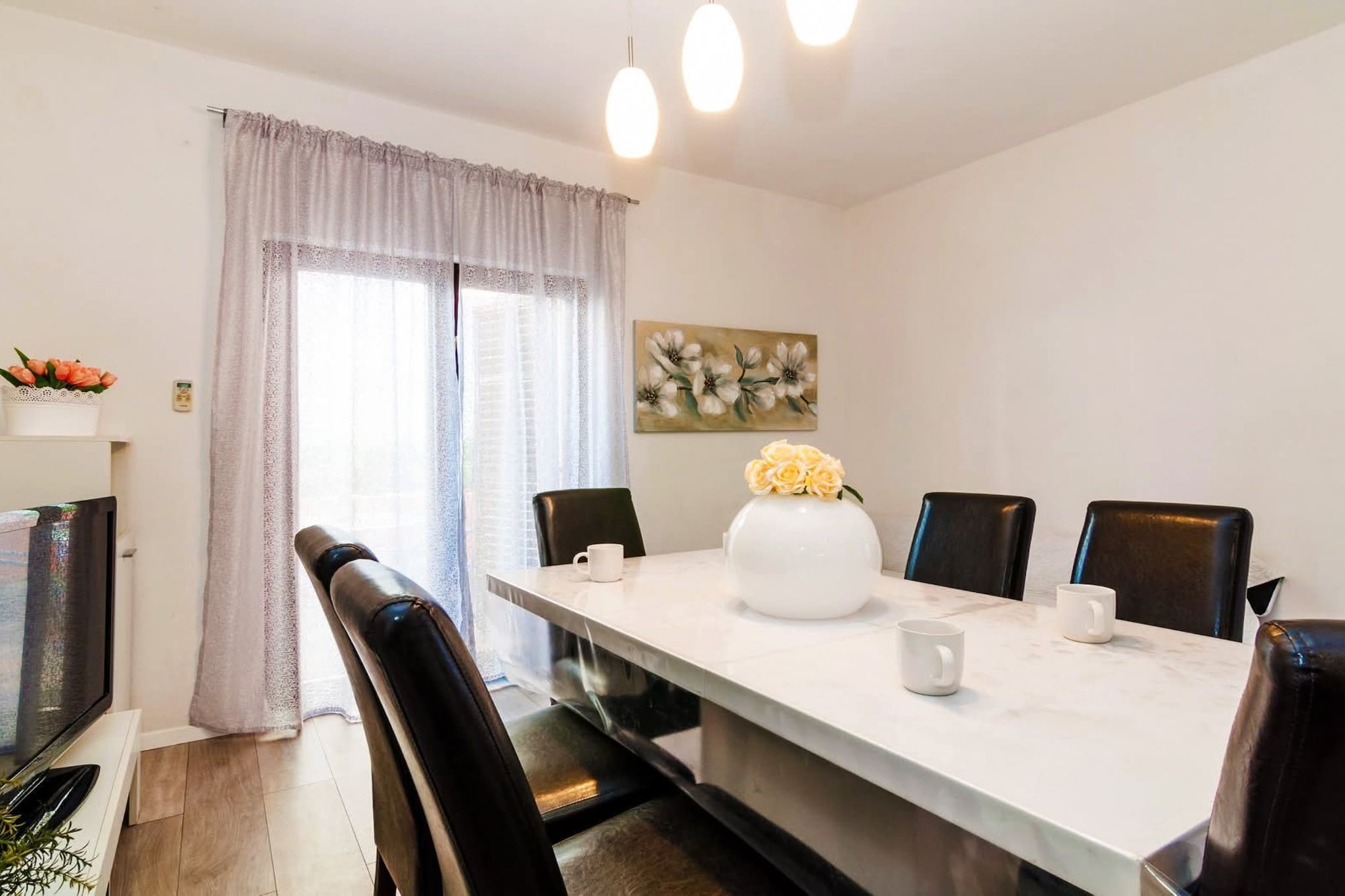 Angelo's Apartments  - Two Bedroom Apartment  with Balcony (Laura)