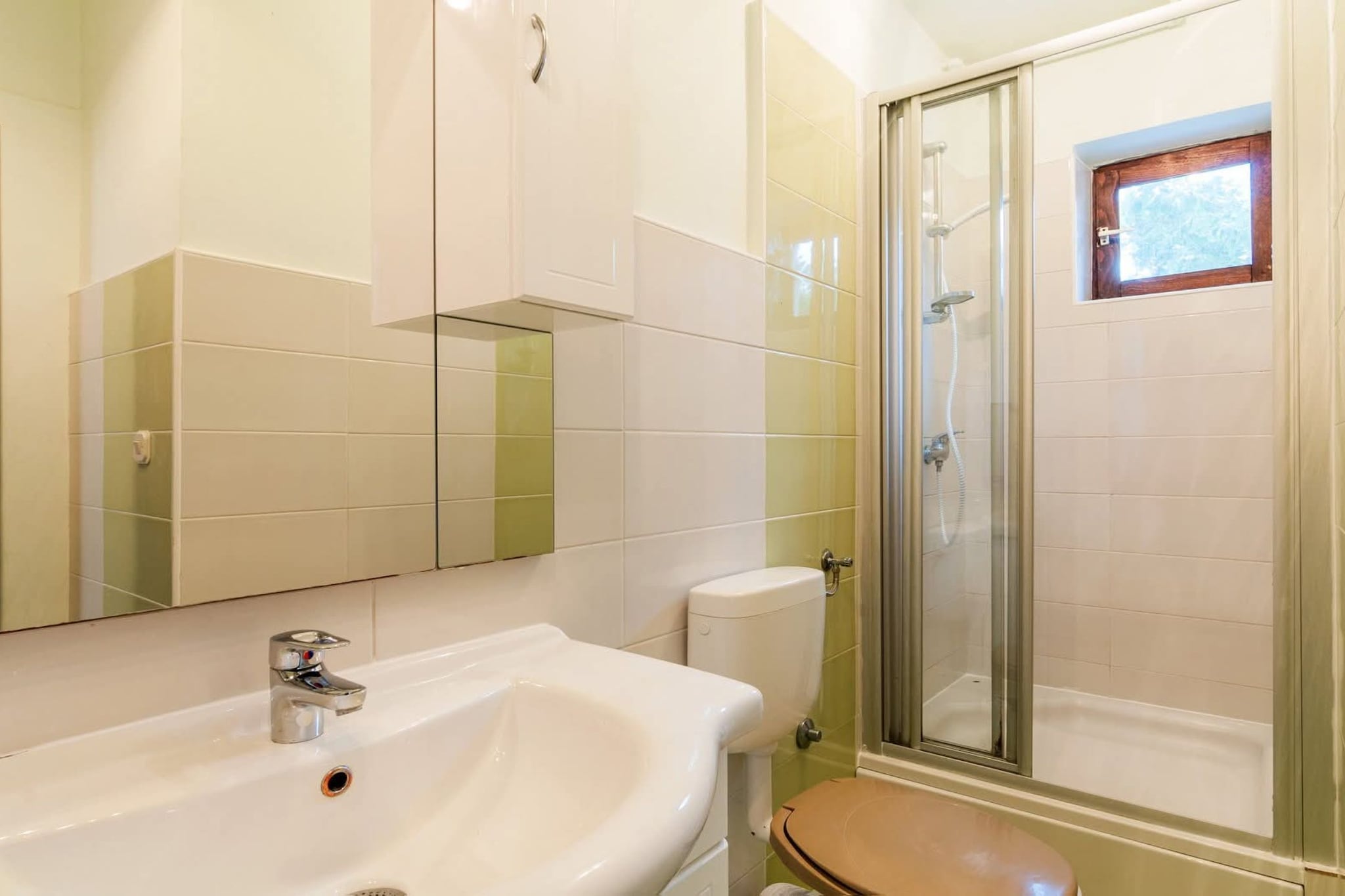 Angelo's Apartments  - Two Bedroom Apartment  with Balcony (Laura) - Badkamer