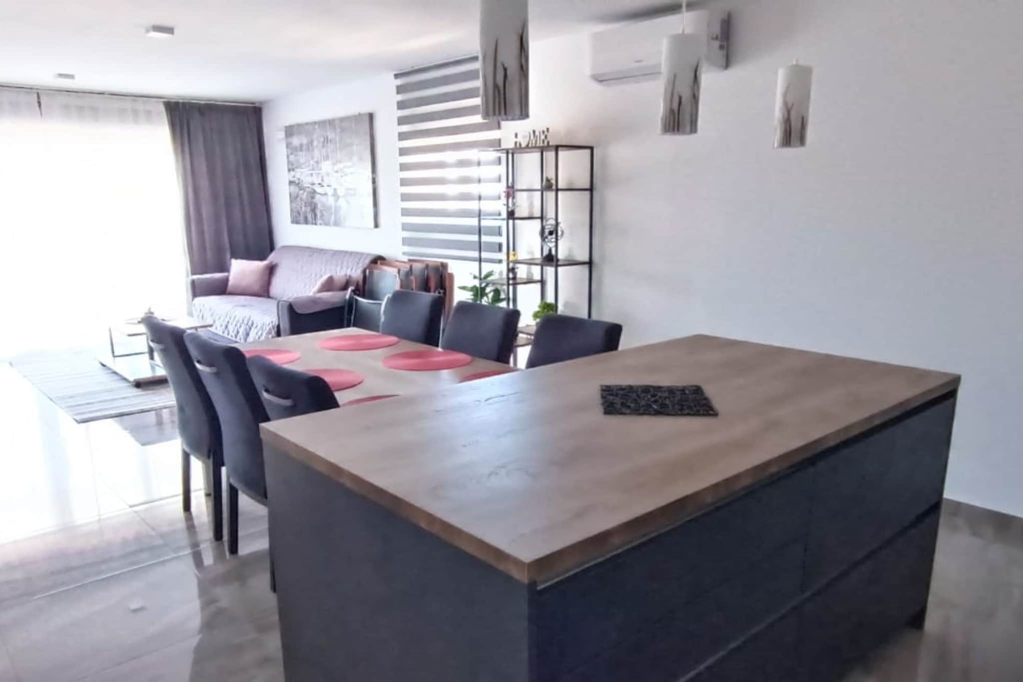 Dalmatia Apartments - Three Bedroom Apartment with  Balcony and Sea View 7 - Eetkamer
