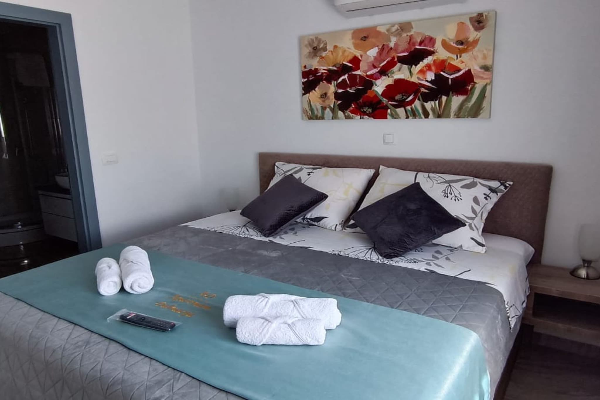 Dalmatia Apartments - Three Bedroom Apartment with  Balcony and Sea View 7 - Slaapkamer