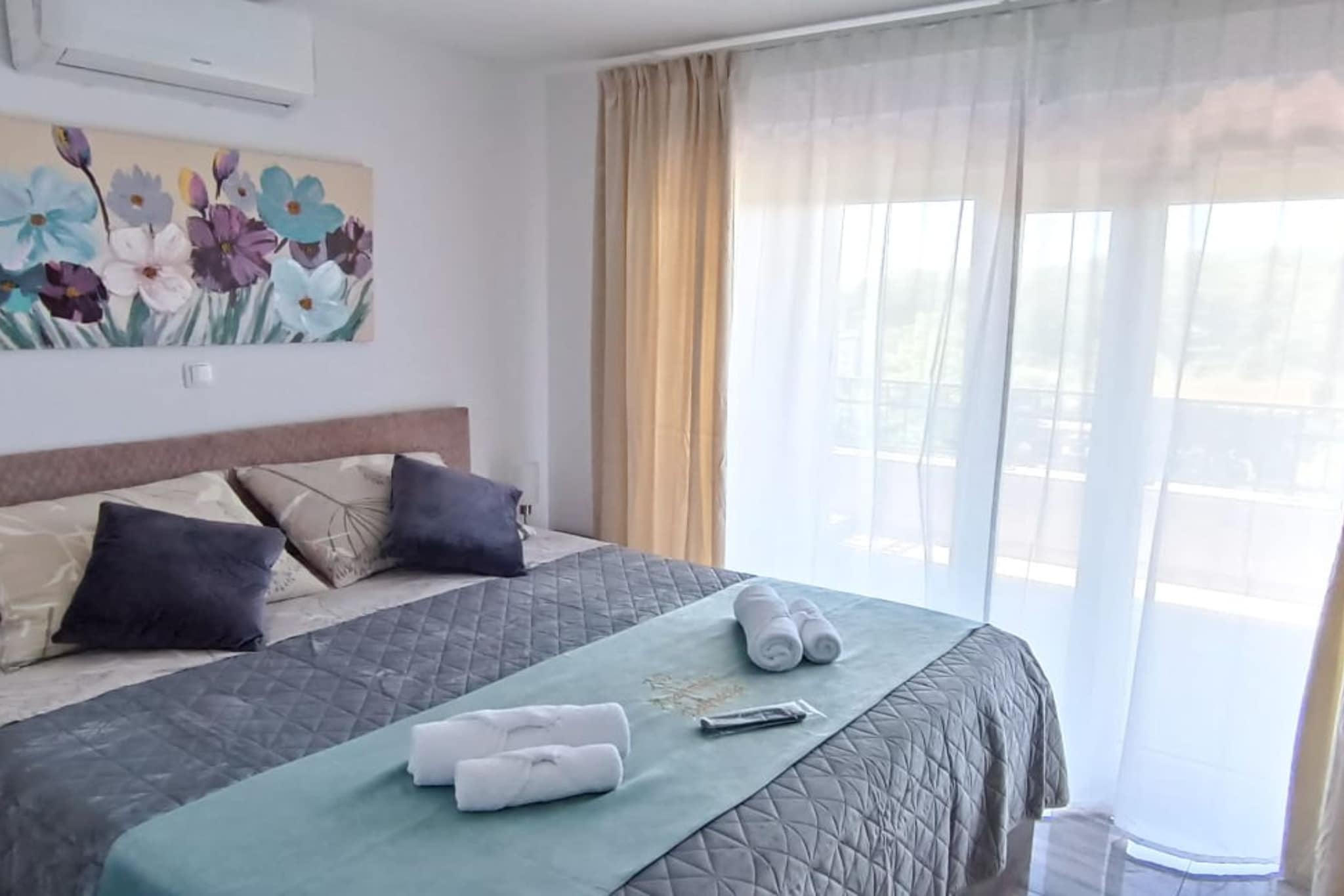 Dalmatia Apartments - Three Bedroom Apartment with  Balcony and Sea View 7 - Slaapkamer