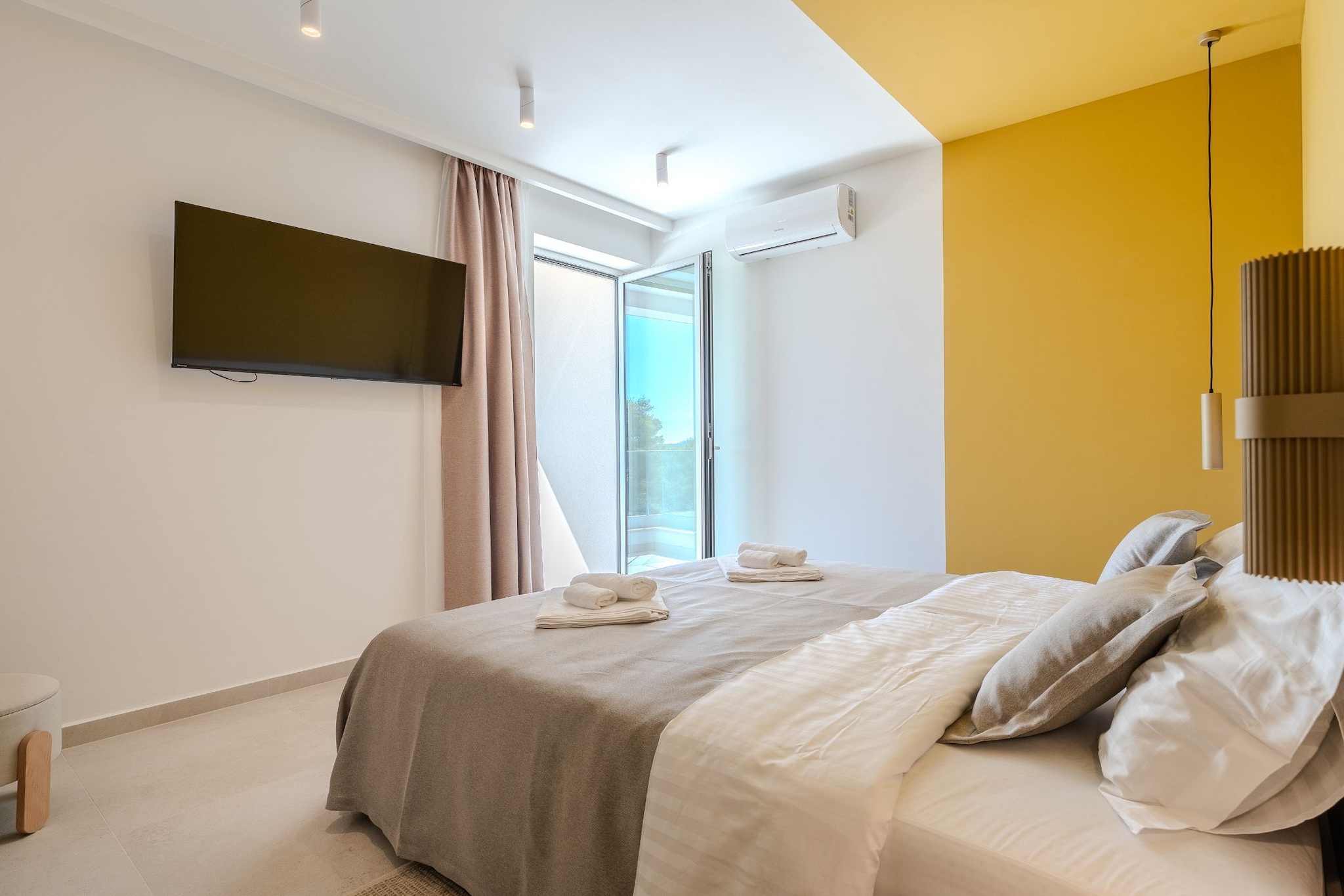 Villa Axia with pool - Chambre