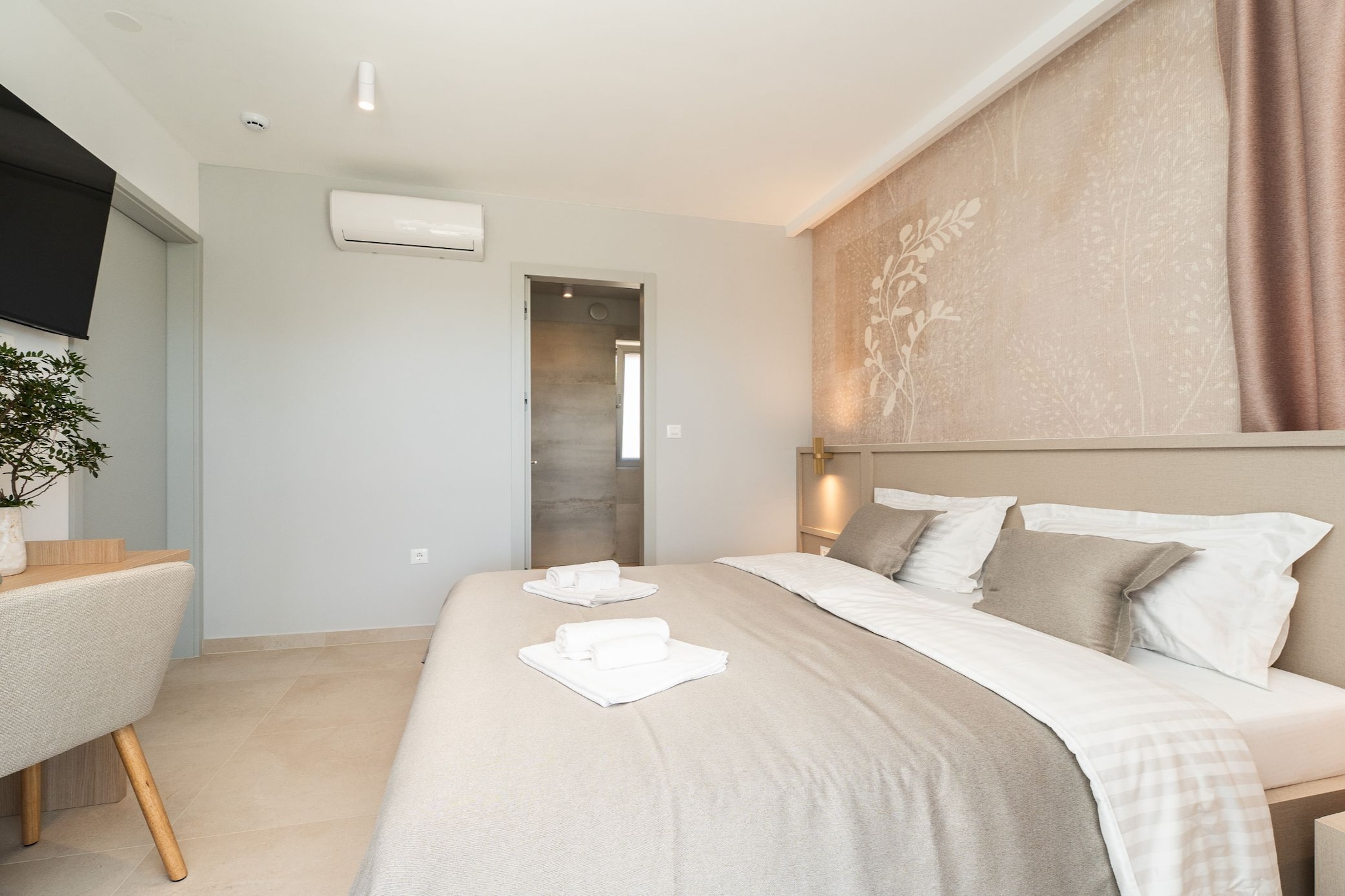 Villa Axia with pool - Chambre