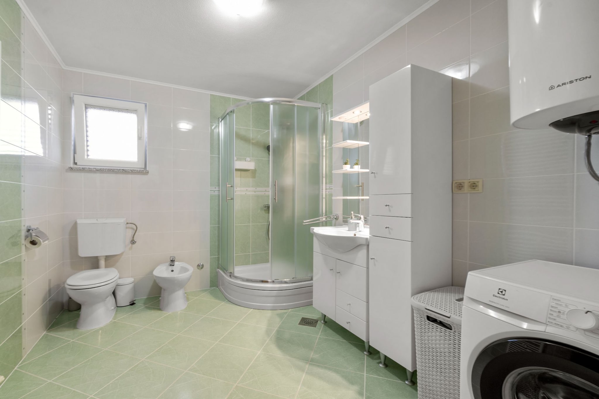 Holiday Home Marija - Three Bedroom Holiday Home with Private Pool and Terrace - Badkamer