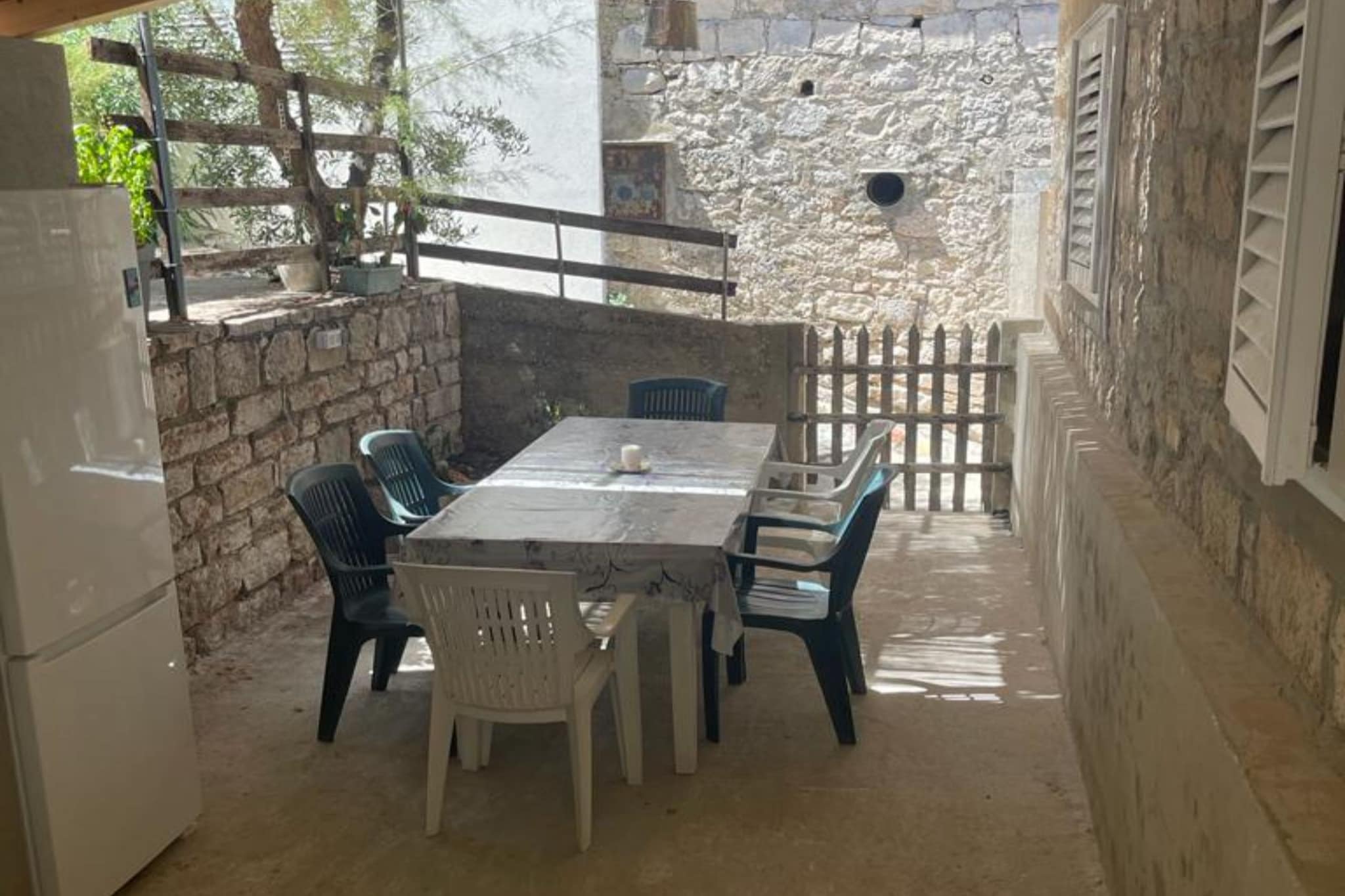 Apartments Trojanović - Three Bedroom Apartment with Sea View and Balcony