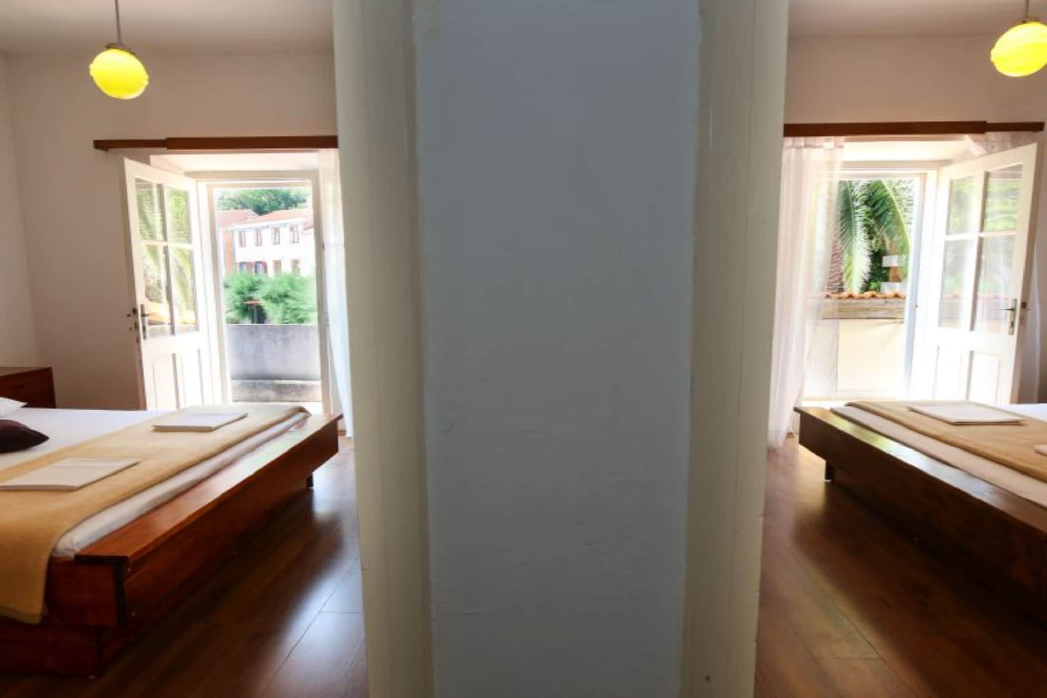 Apartments Trojanović - Three Bedroom Apartment  with Sea View and Balcony - Slaapkamer