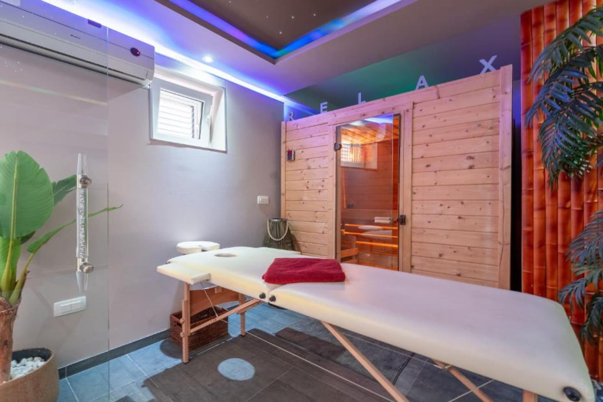 Bračić Premium Apartments with Outdoor Pool and Sauna - Two Bedroom Apartment with Balcony - Sauna