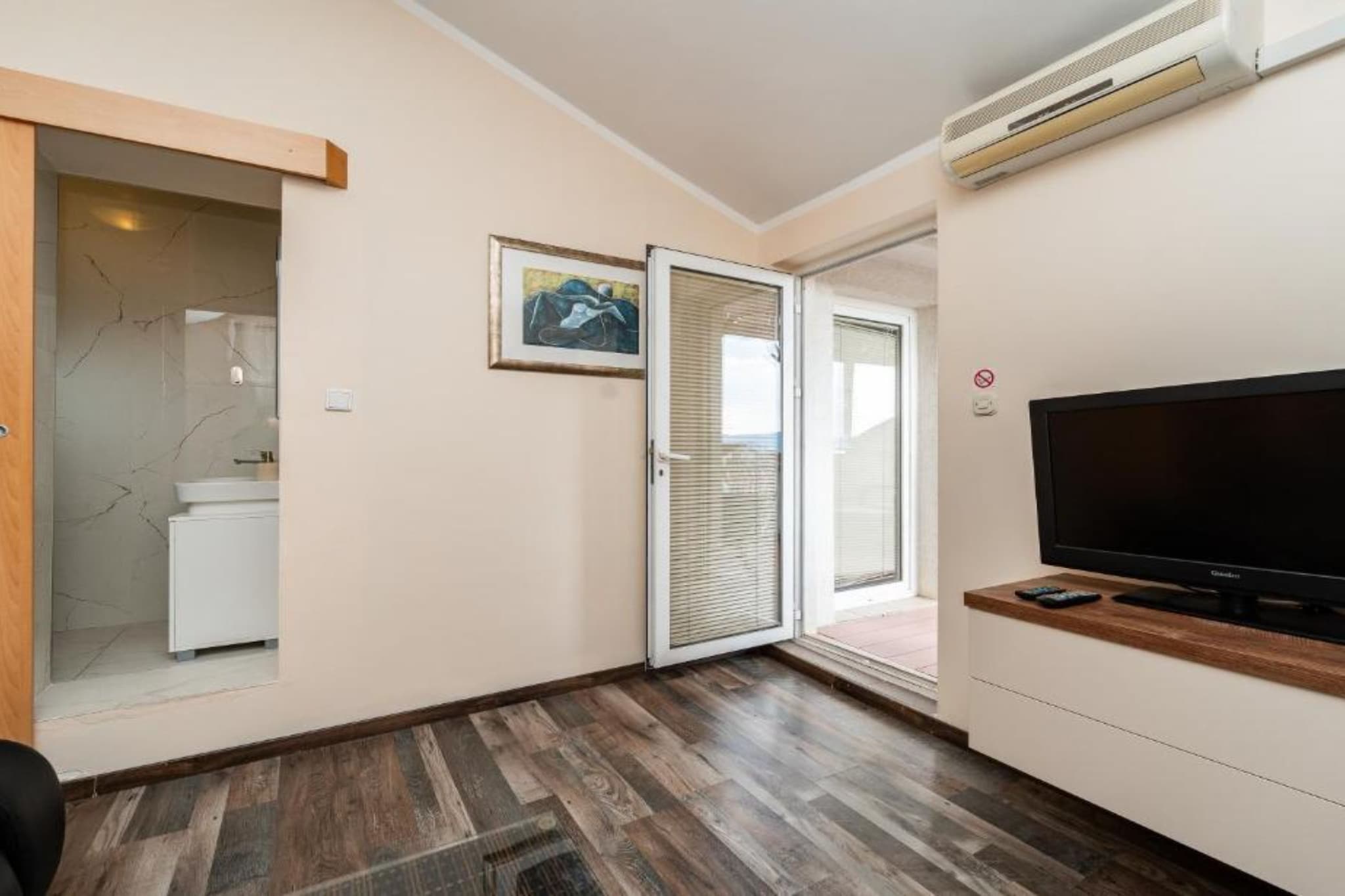 Bračić Premium Apartments with Outdoor Pool and Sauna - One Bedroom Apartment with Balcony