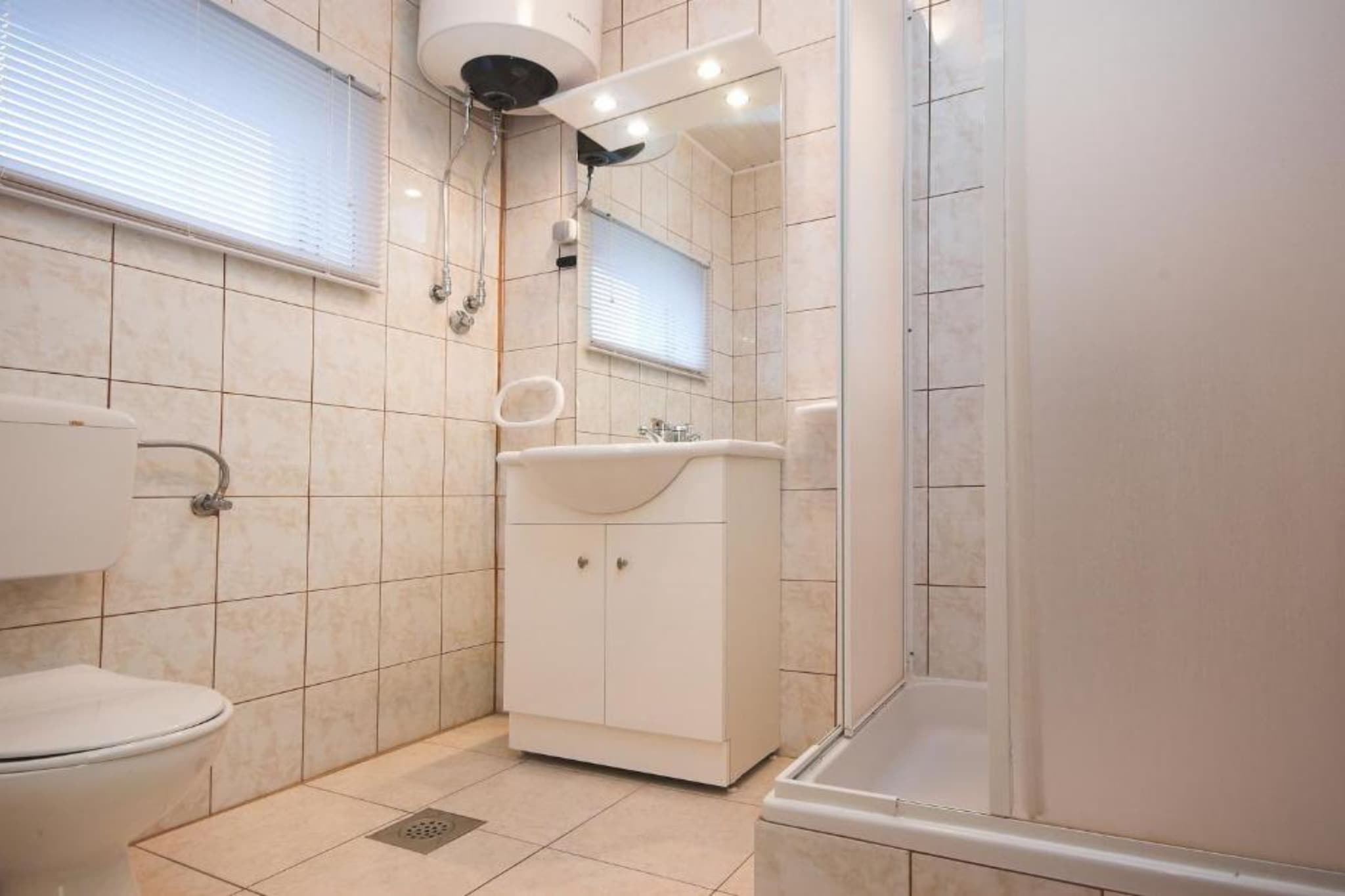 Bračić Premium Apartments with Outdoor Pool and Sauna - Obe Bedroom Apartment with Balcony - Badezimmer
