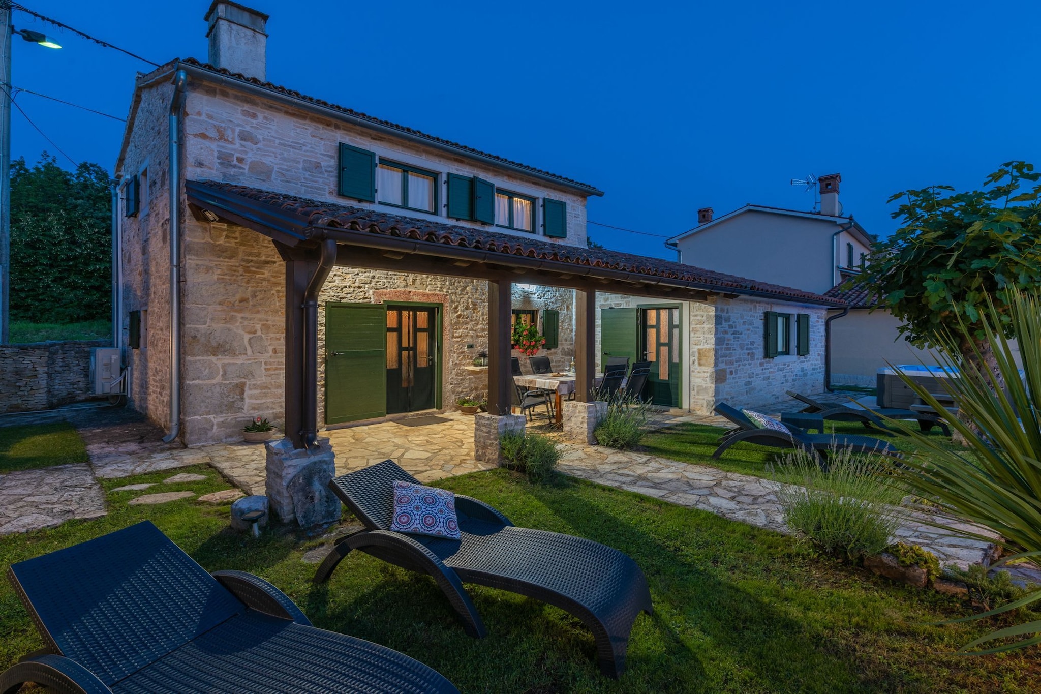 Rustical Stone House Kanfanar with Pool - Two Bedroom Holiday Home with Pool - Buitenlucht
