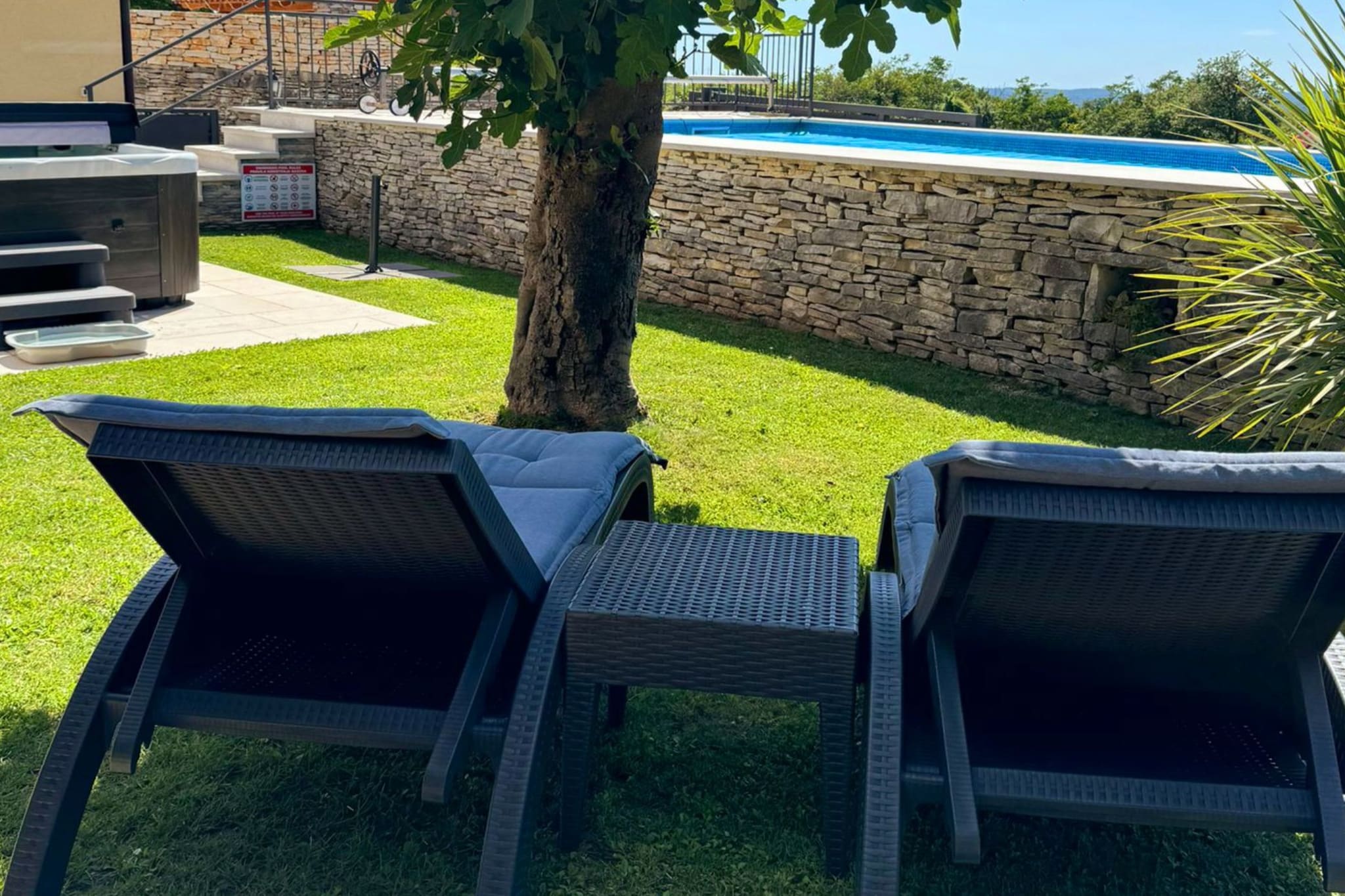 Rustical Stone House Kanfanar with Pool - Two Bedroom Holiday Home with Pool