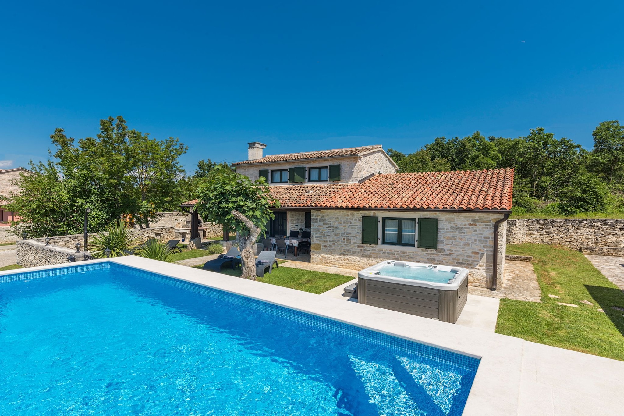 Rustical Stone House Kanfanar with Pool - Two Bedroom Holiday Home with Pool - Zwembad