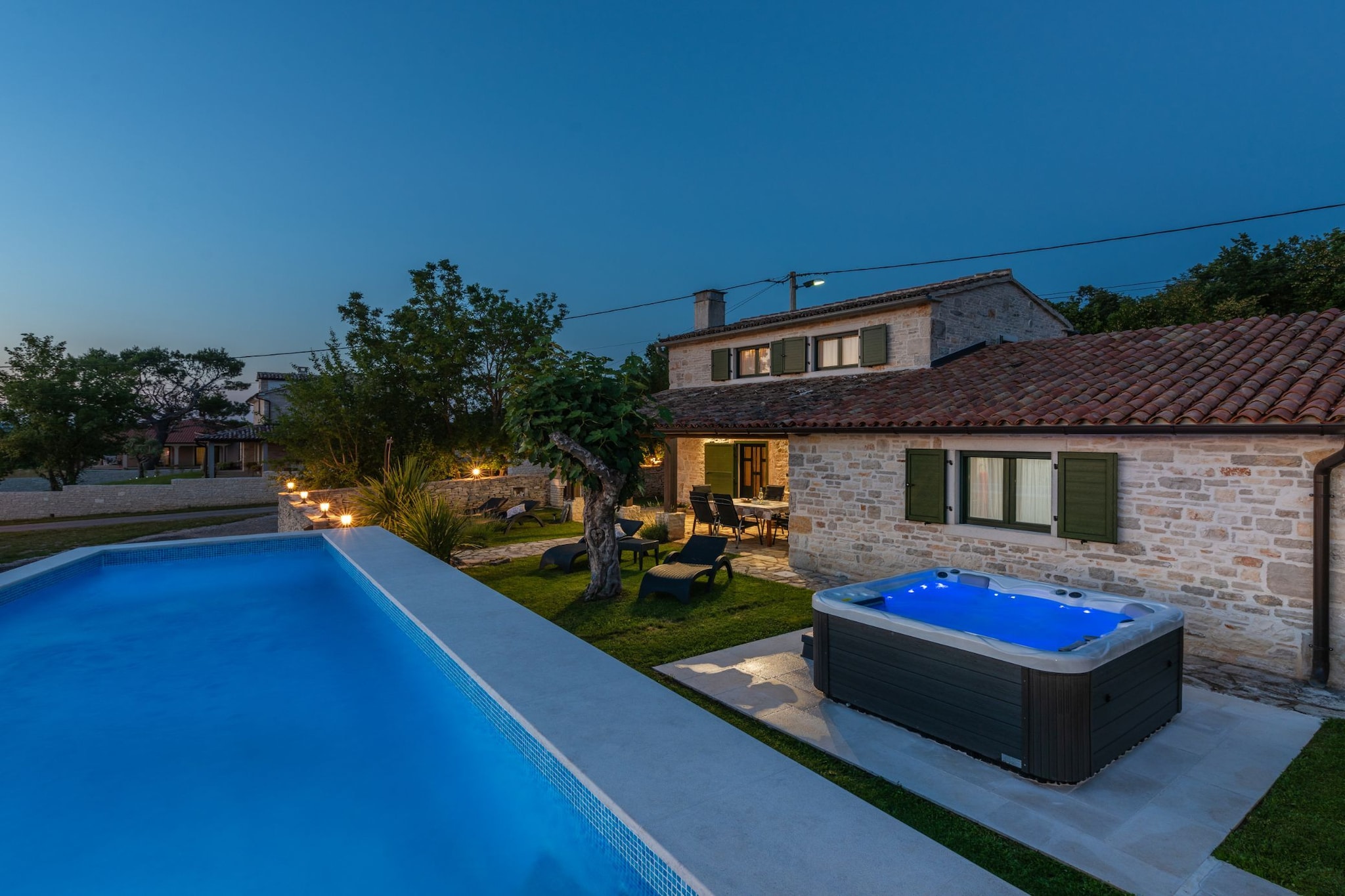 Rustical Stone House Kanfanar with Pool - Two Bedroom Holiday Home with Pool - Zwembad