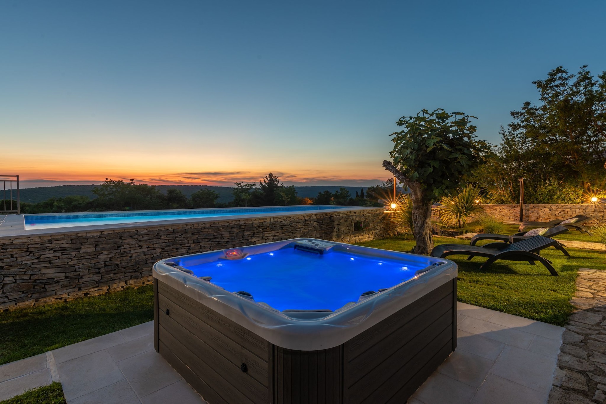 Rustical Stone House Kanfanar with Pool - Two Bedroom Holiday Home with Pool - Buitenlucht