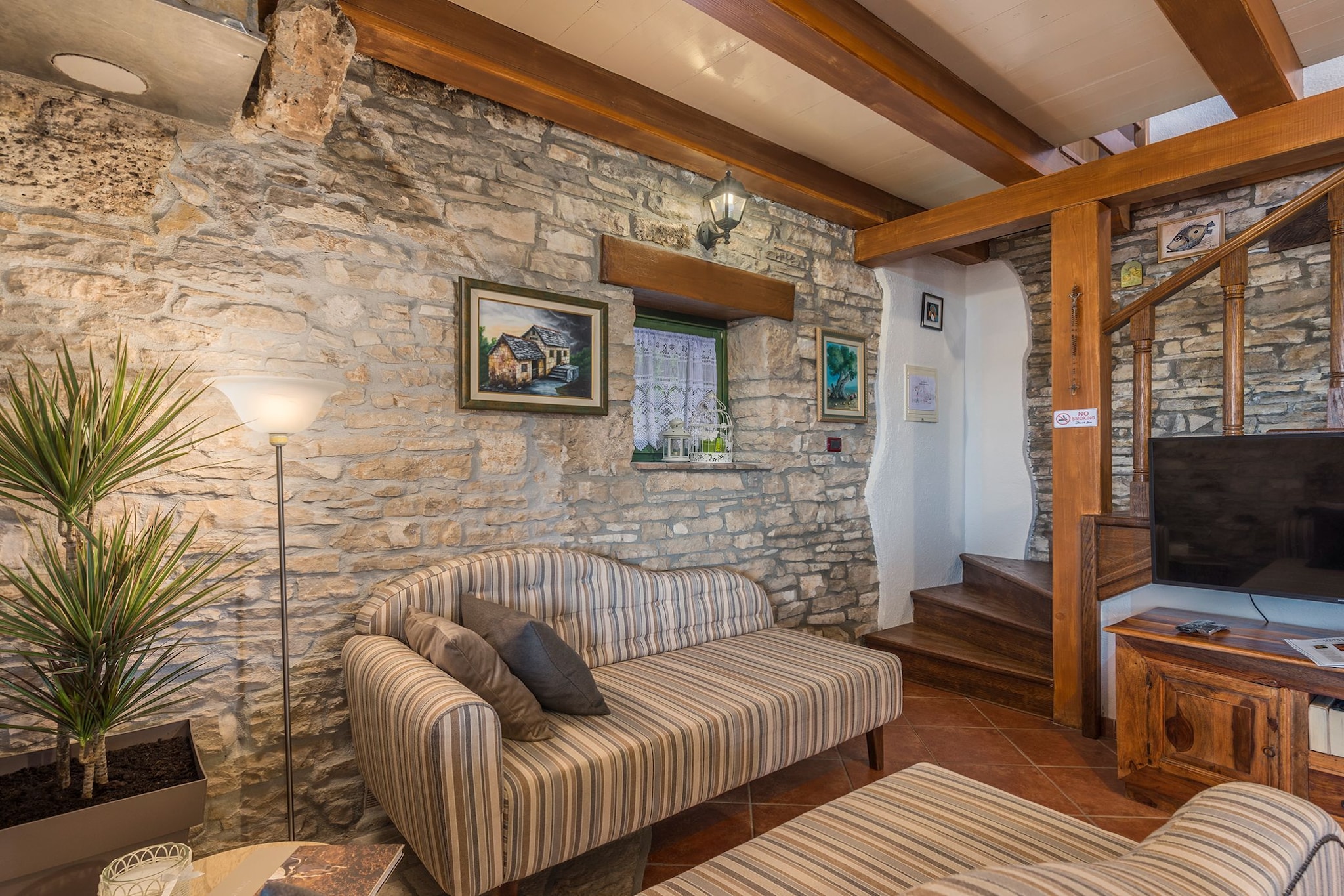 Rustical Stone House Kanfanar with Pool - Two Bedroom Holiday Home with Pool