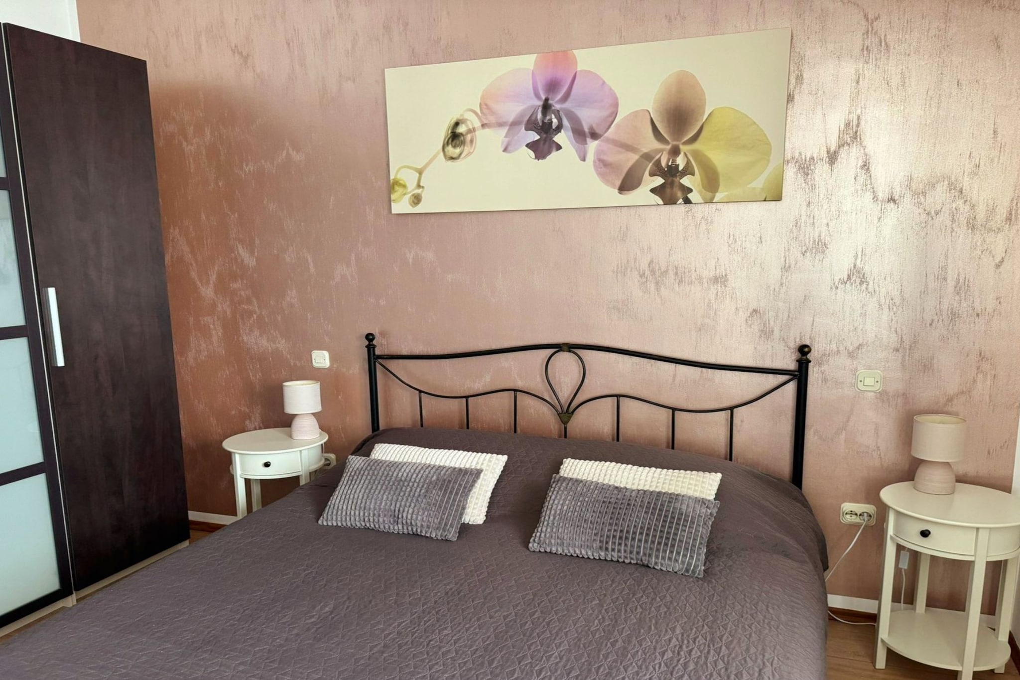 Rustical Stone House Kanfanar with Pool - Two Bedroom Holiday Home with Pool - Slaapkamer