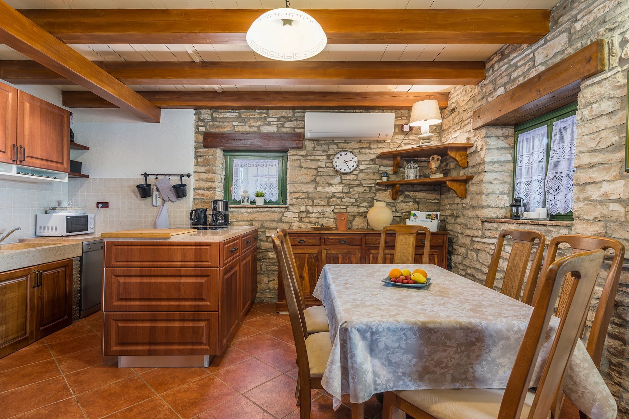 Rustical Stone House Kanfanar with Pool - Two Bedroom Holiday Home with Pool - Keuken