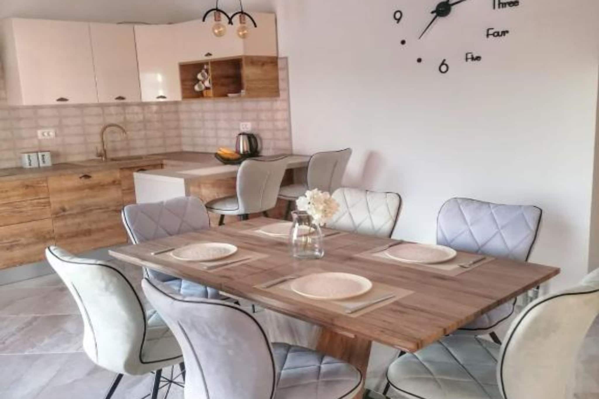 Apartment Penthouse Ivan- Two Bedroom Apartment  with Rooftop Swimming Pool - Eetkamer