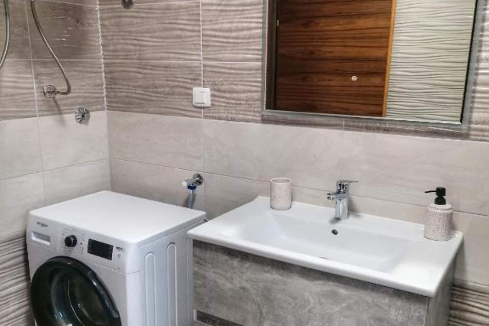 Apartment Penthouse Ivan- Two Bedroom Apartment  with Rooftop Swimming Pool - Badkamer