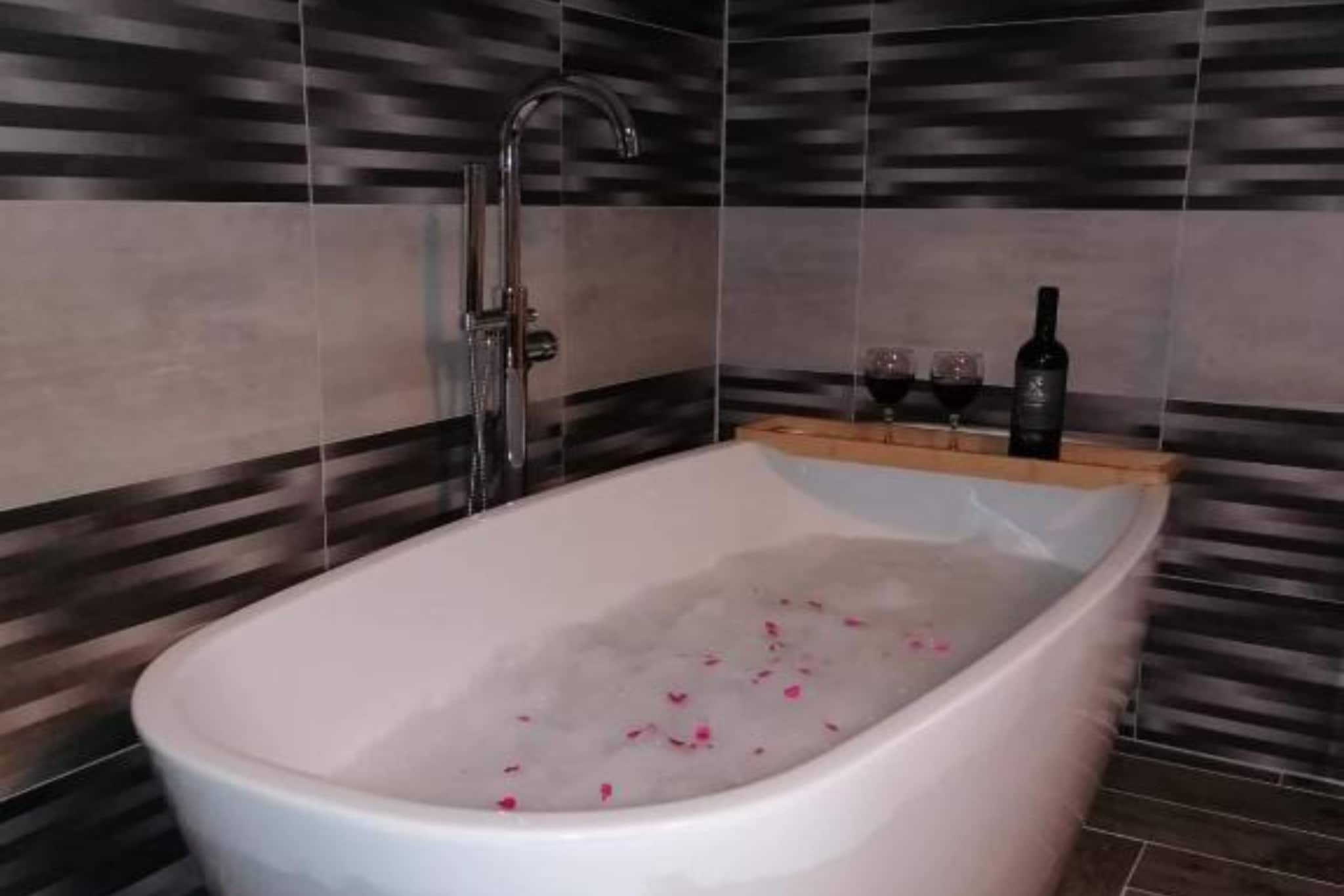 Apartment Penthouse Ivan- Two Bedroom Apartment  with Rooftop Swimming Pool - Badkamer