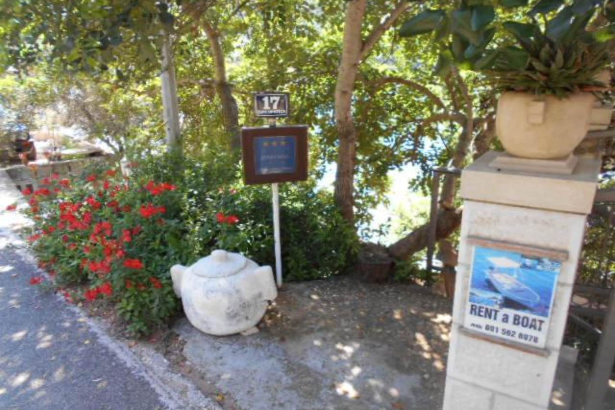Studio Apartment with Terrace and Sea View  (2) - Tuinen zomer