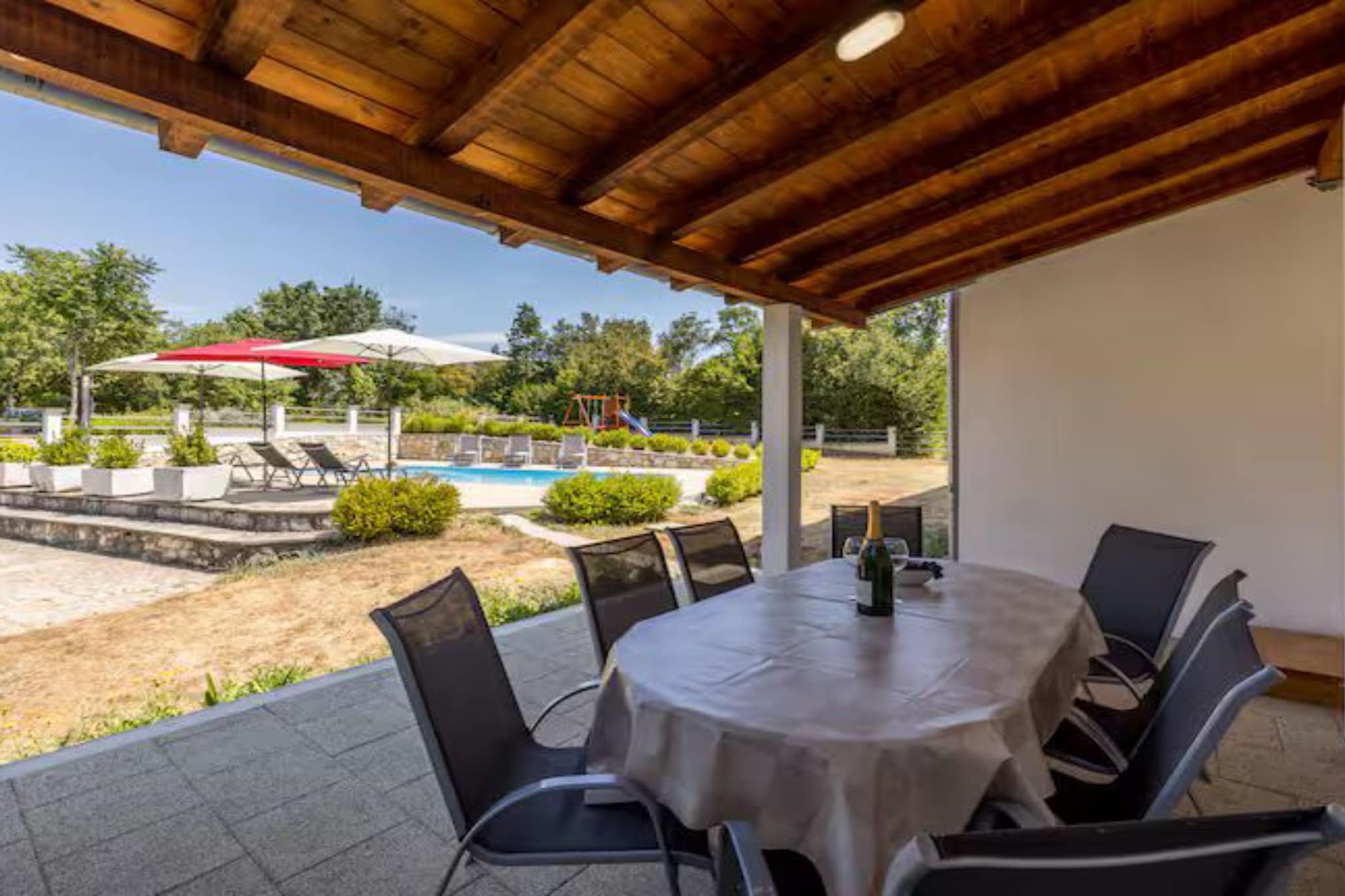 Villa Pax - Four Bedroom Villa with Outdoor Pool
