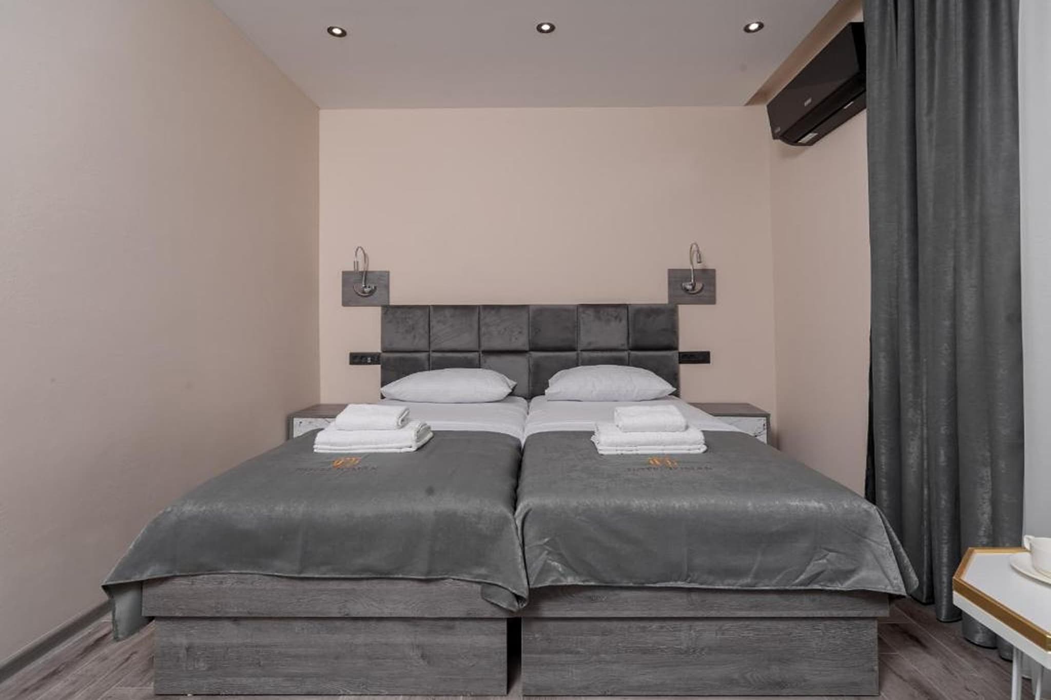 Hotel D'Iman - Triple Room with Sea View and Balcony (404) - Chambre