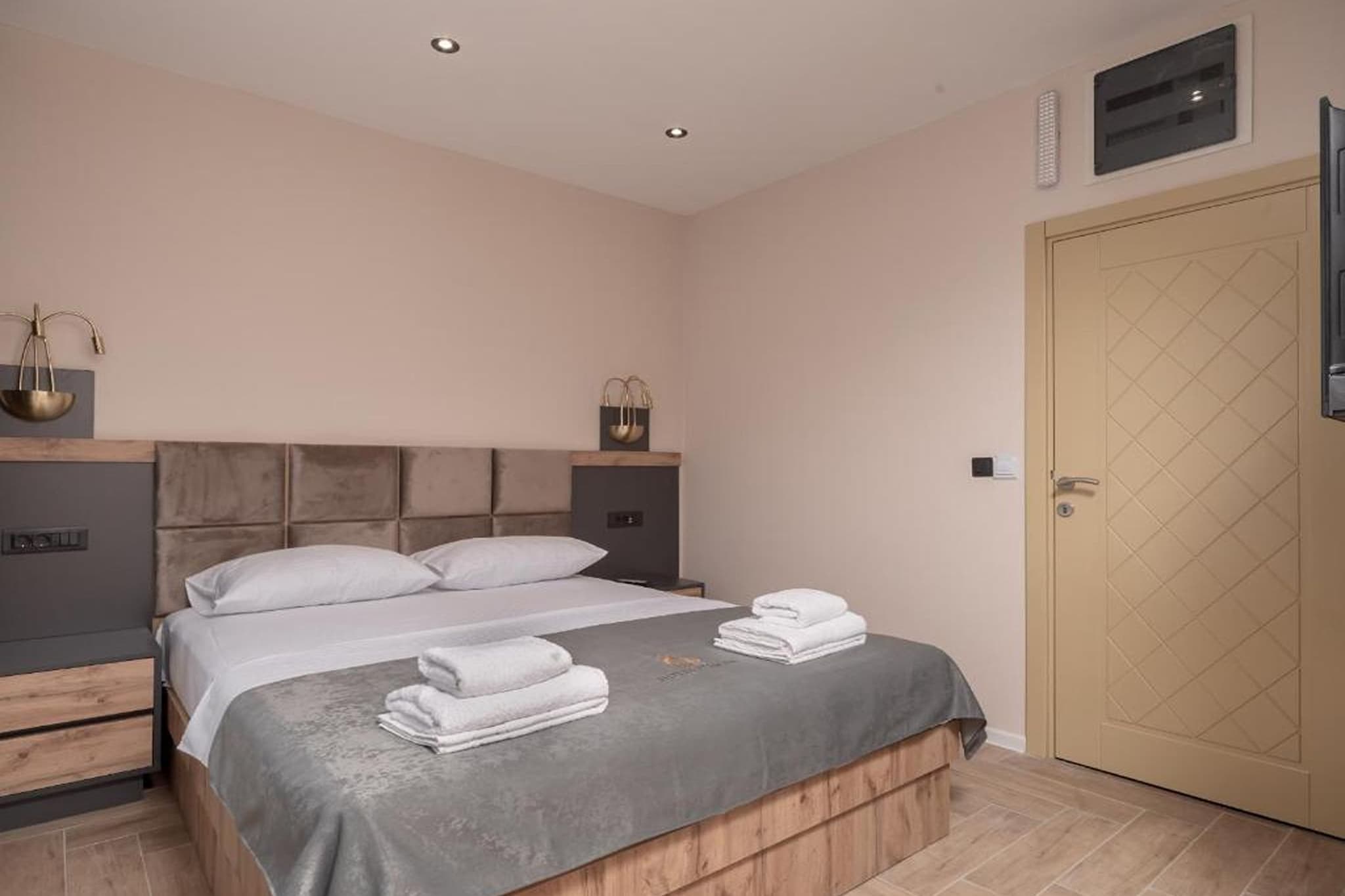 Hotel D'Iman - Double Room with Sea View and Balcony (401) - Chambre