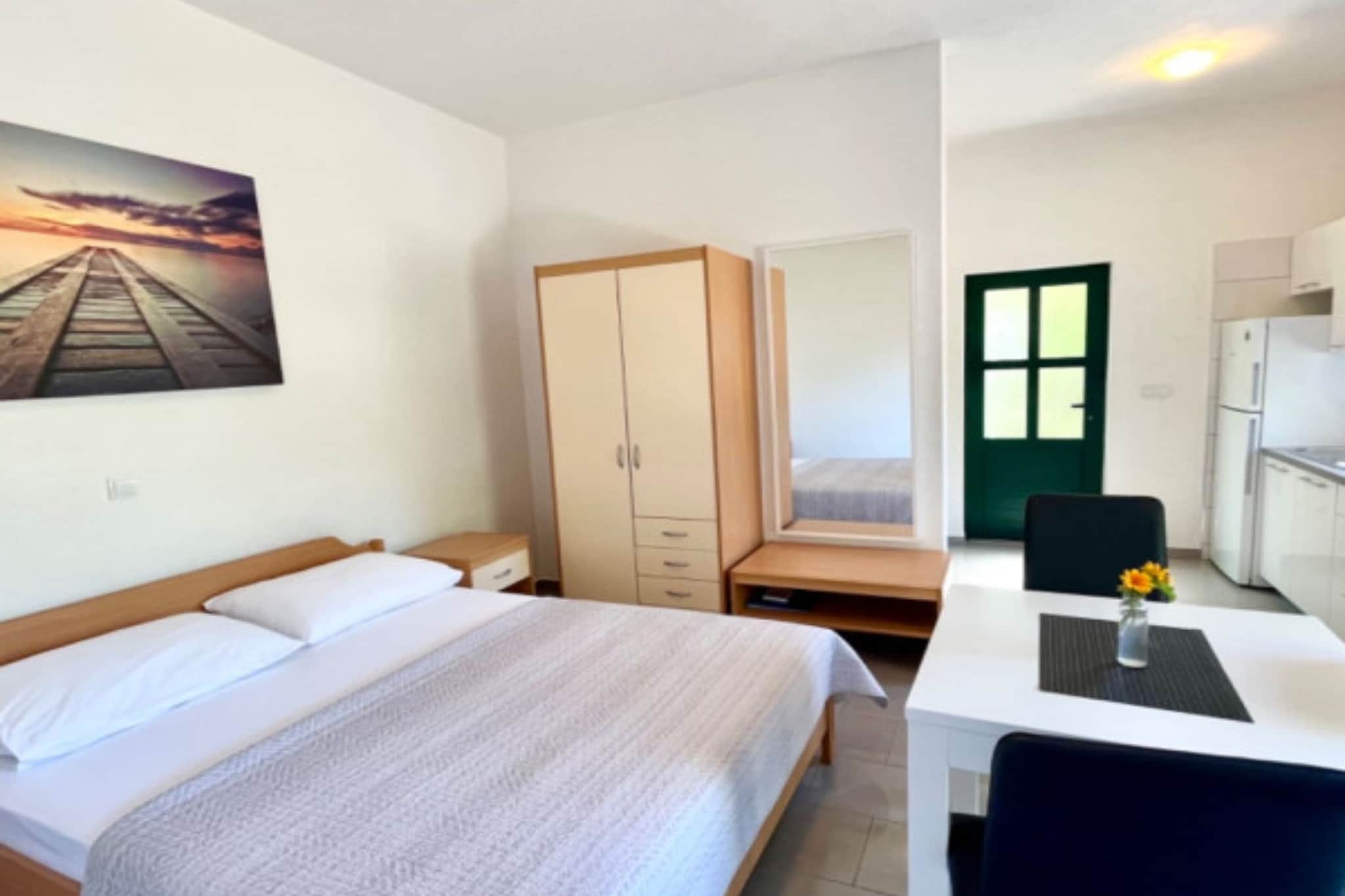 Paradise Apartments-Studio apartman with sea view and balcony 1