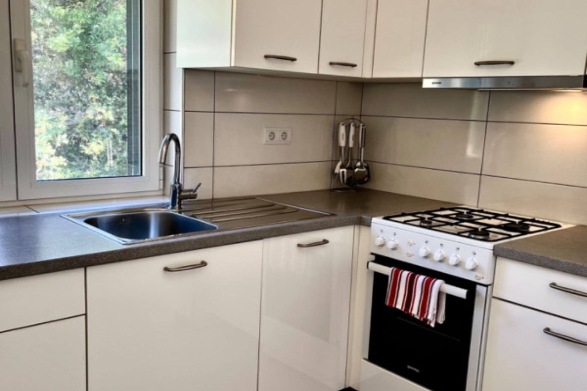 Paradise Apartments-Studio apartment with sea view and balcony 5